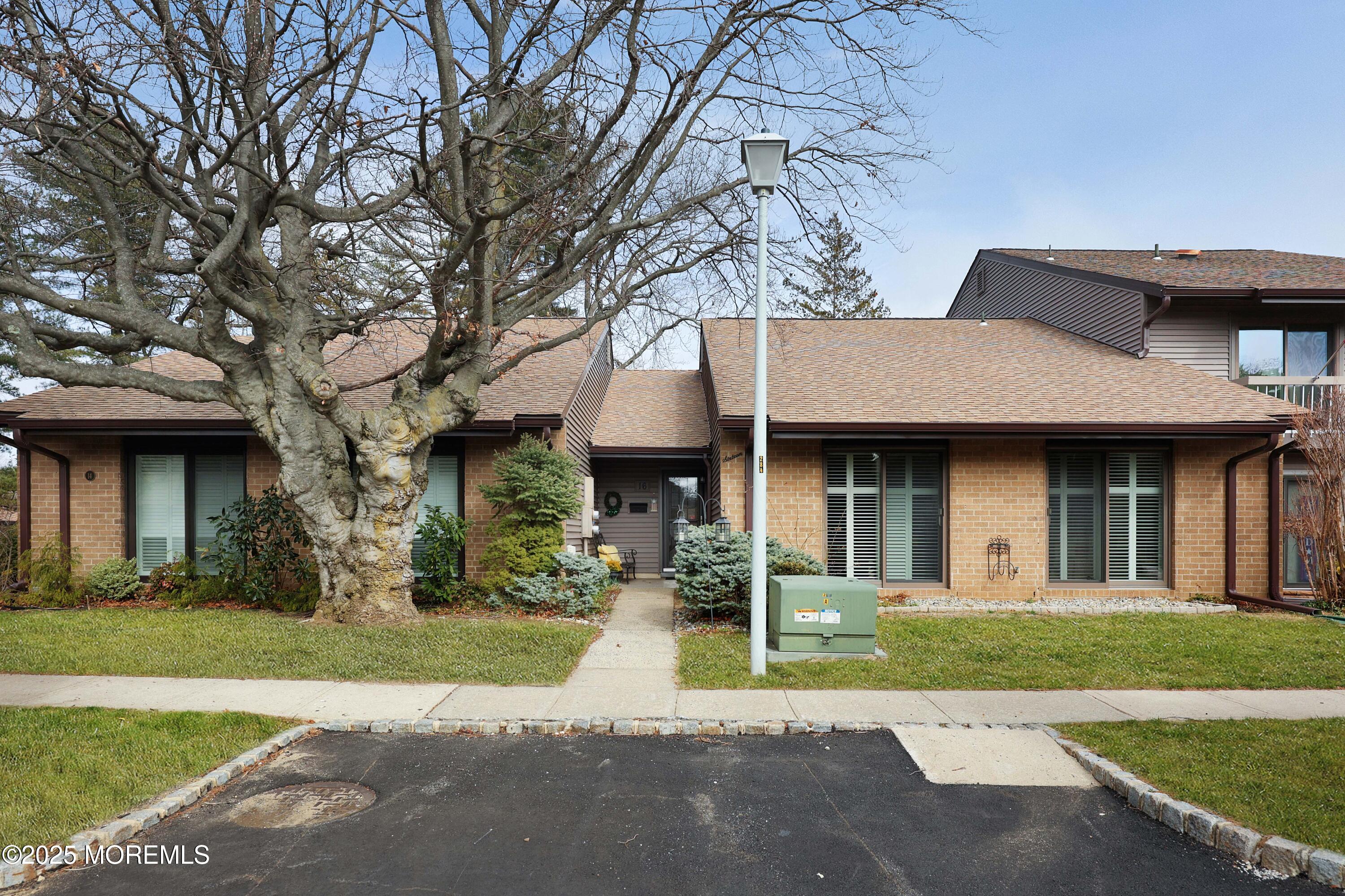 16 Claremont Court, Red Bank, New Jersey image 4