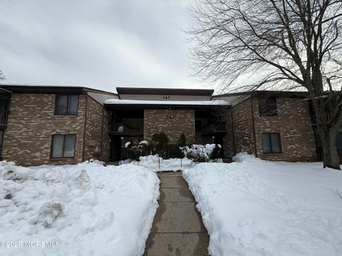 Condo For Sale - 147 Amberly Drive #C<br/> Manalapan, NJ 07726