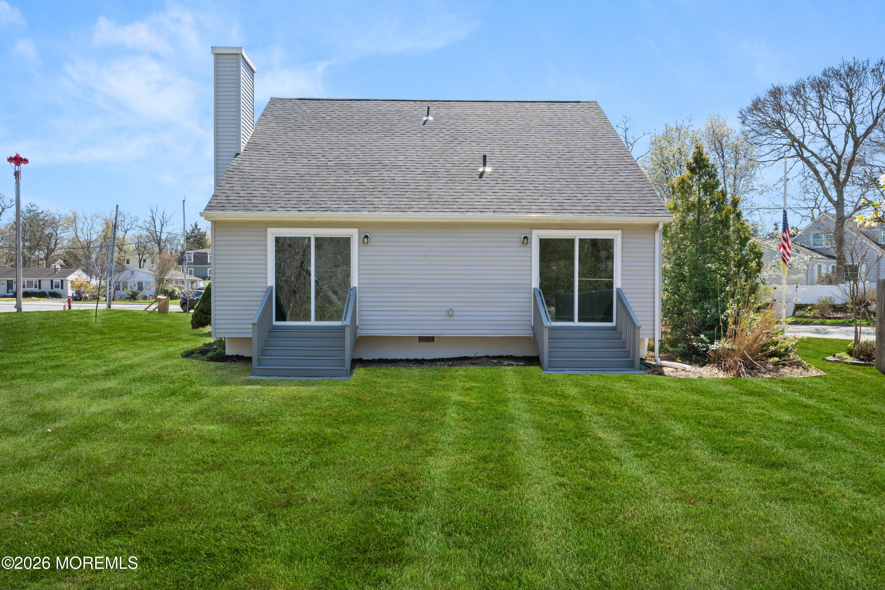 7 Lake Avenue