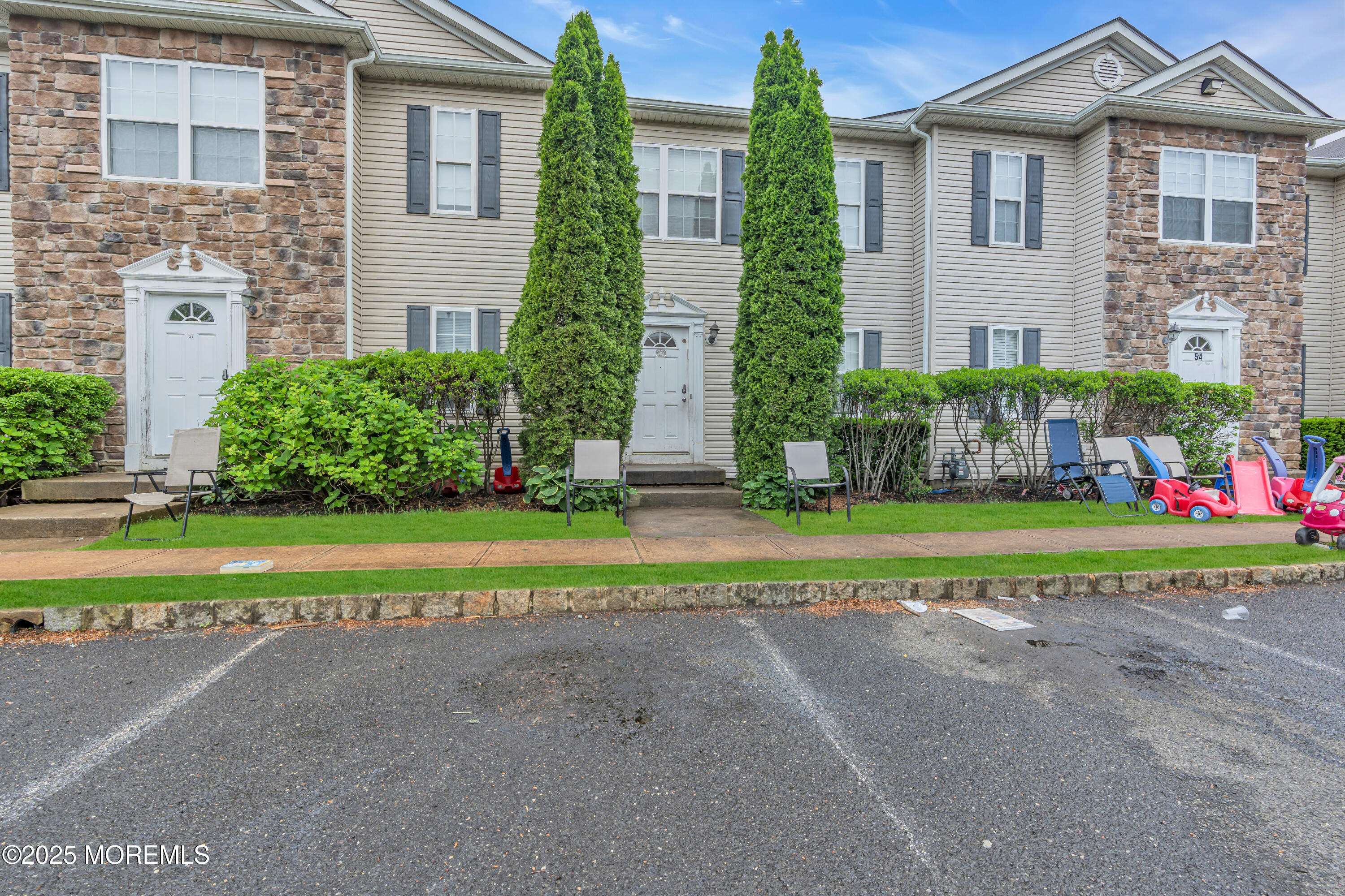 56 Aspen Court, Lakewood, New Jersey image 3