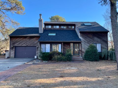 Homes For Sale - 3 Sheila Court<br/> Ocean County, Bayville, NJ 08721