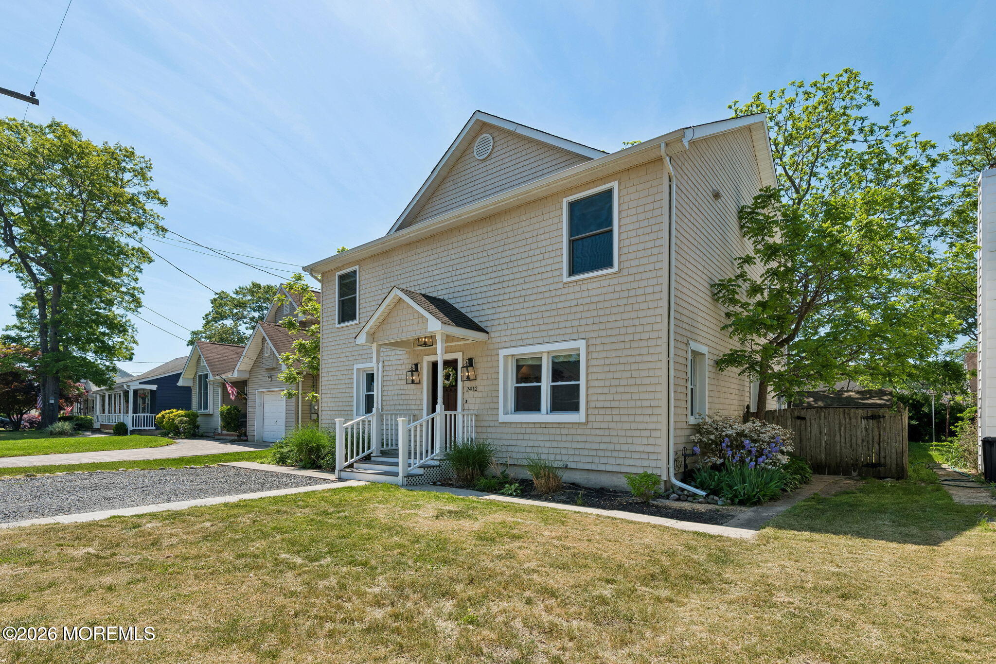 2412 Willow (19)