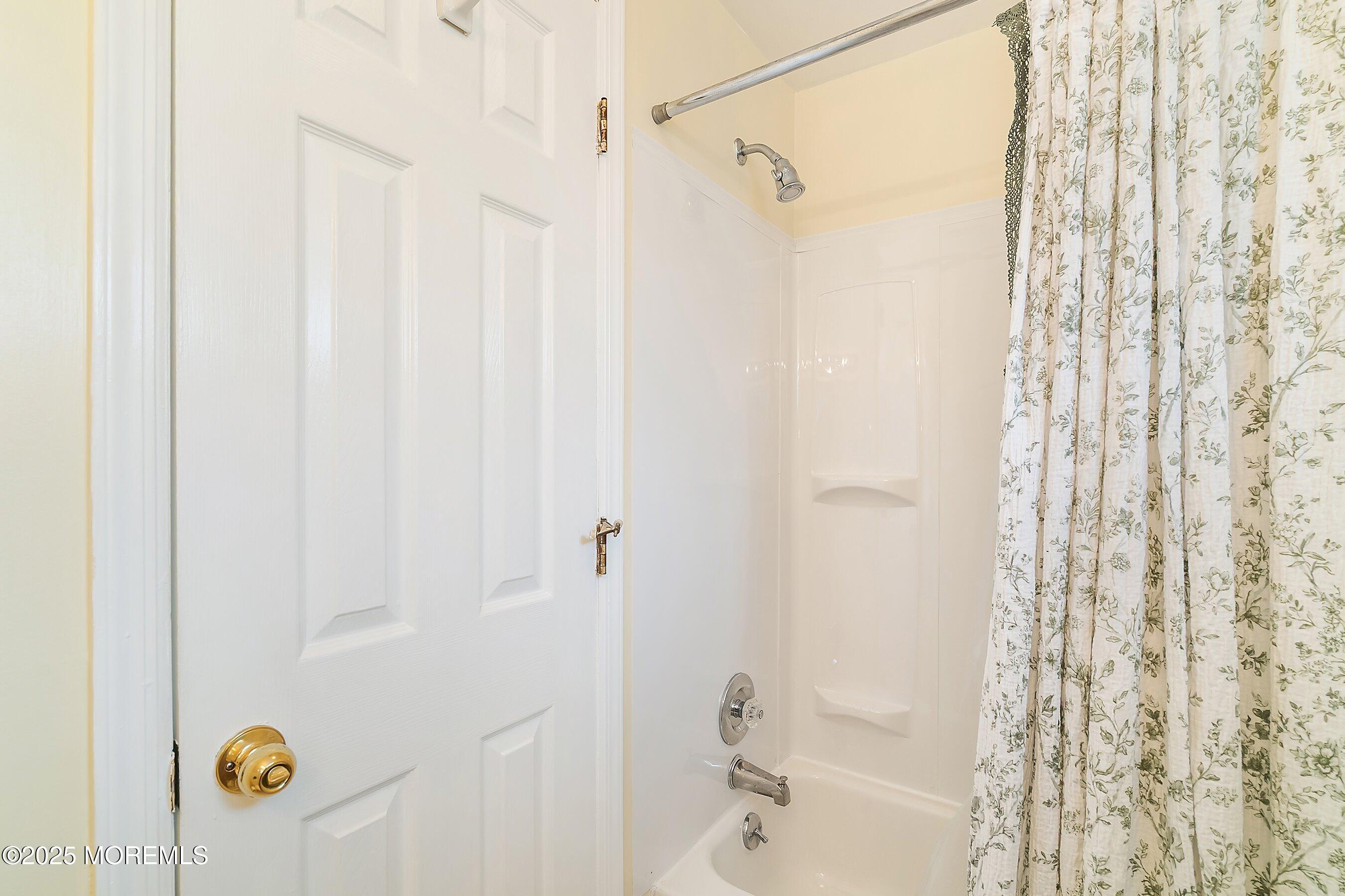 18 Lake Avenue, Hazlet, New Jersey image 29