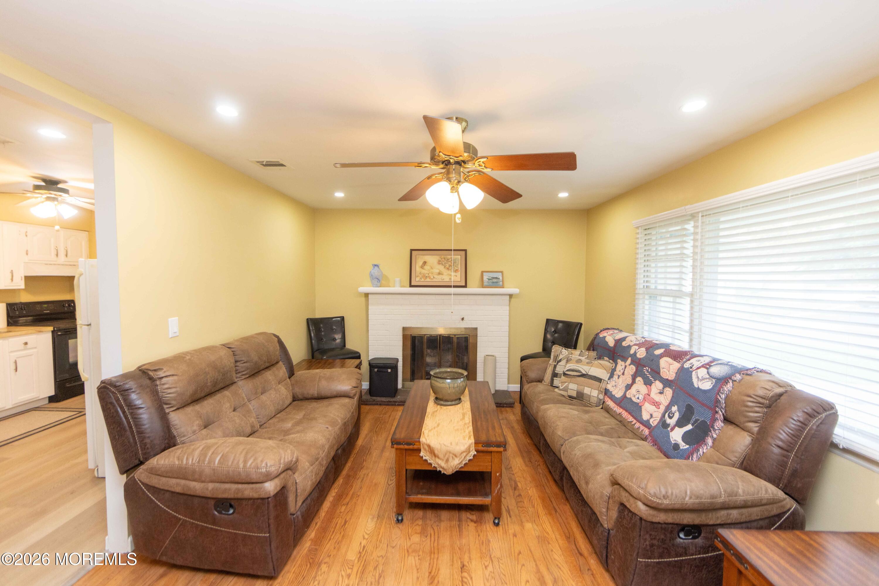 826 Bartlett Place
