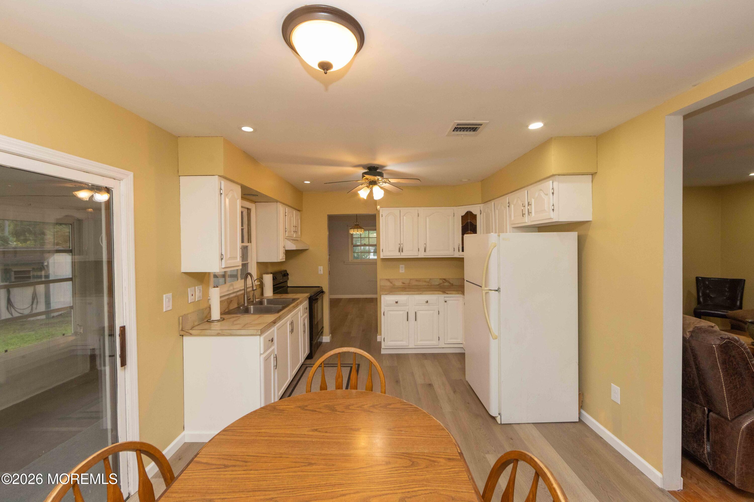 826 Bartlett Place
