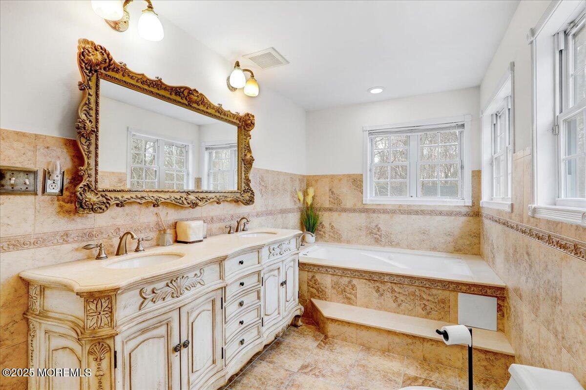 72 Reids Hill Road, Morganville, New Jersey image 30