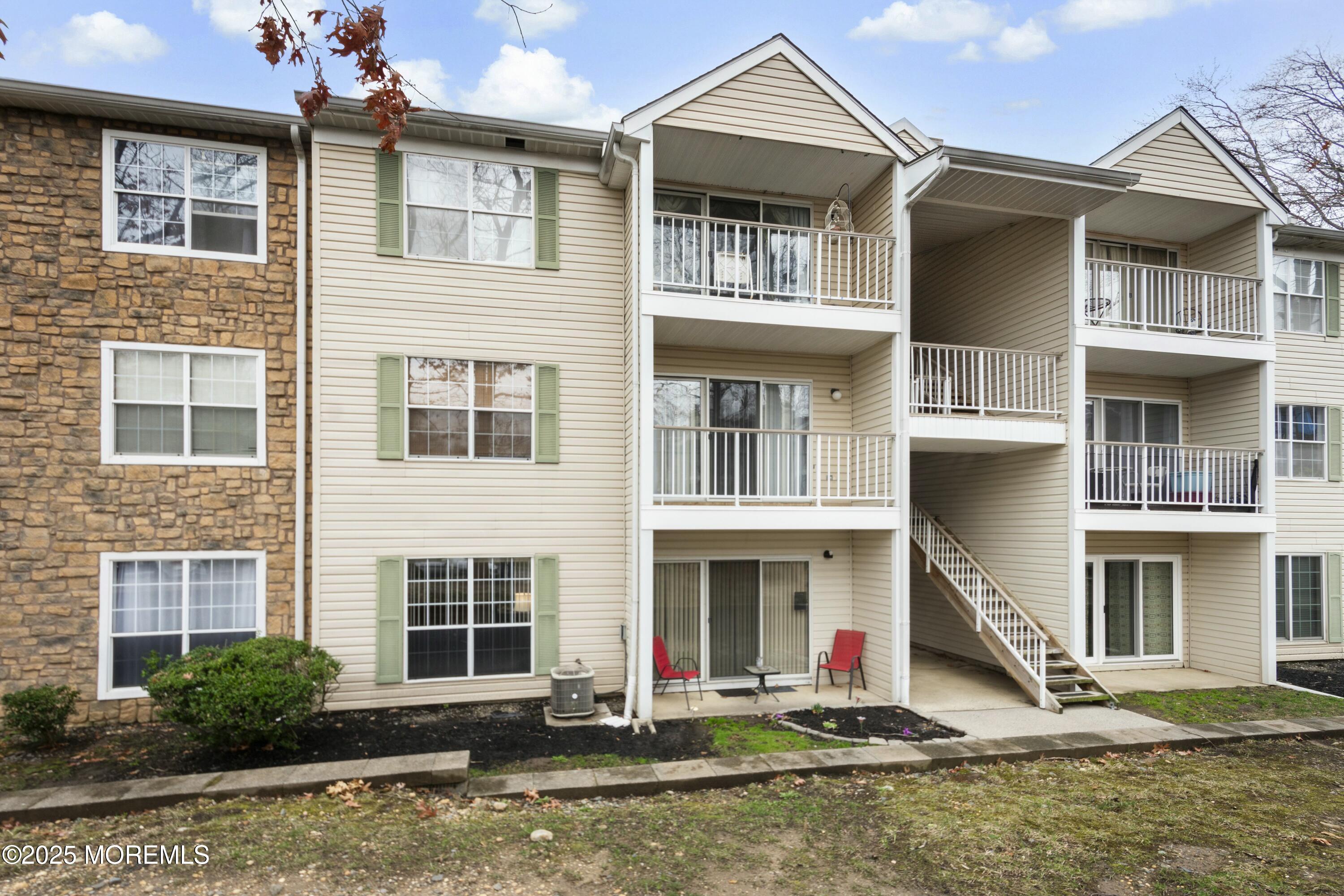 65 Mulberry Court, Hamilton, New Jersey image 1