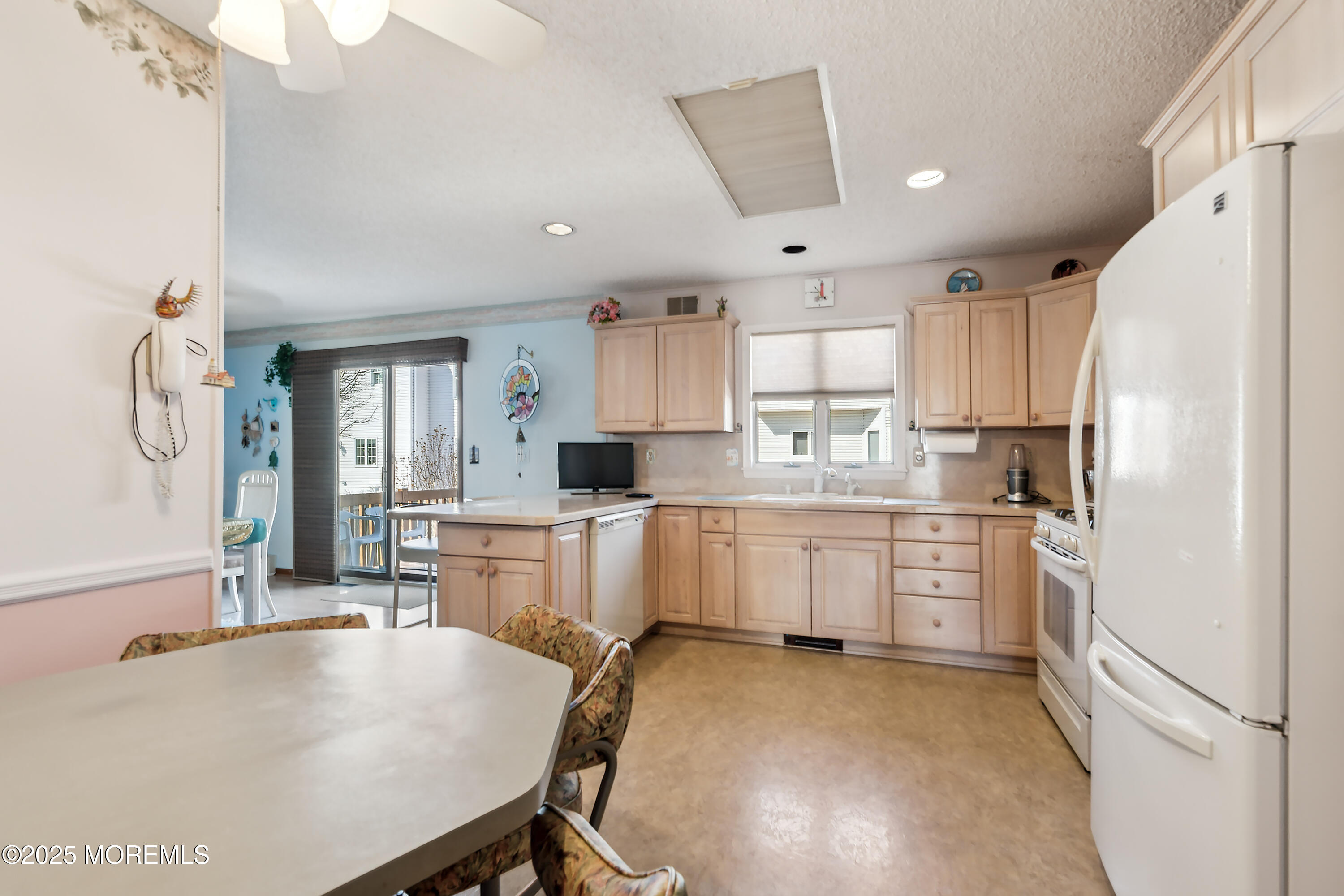 3298 Long Point Drive, Toms River, New Jersey image 15