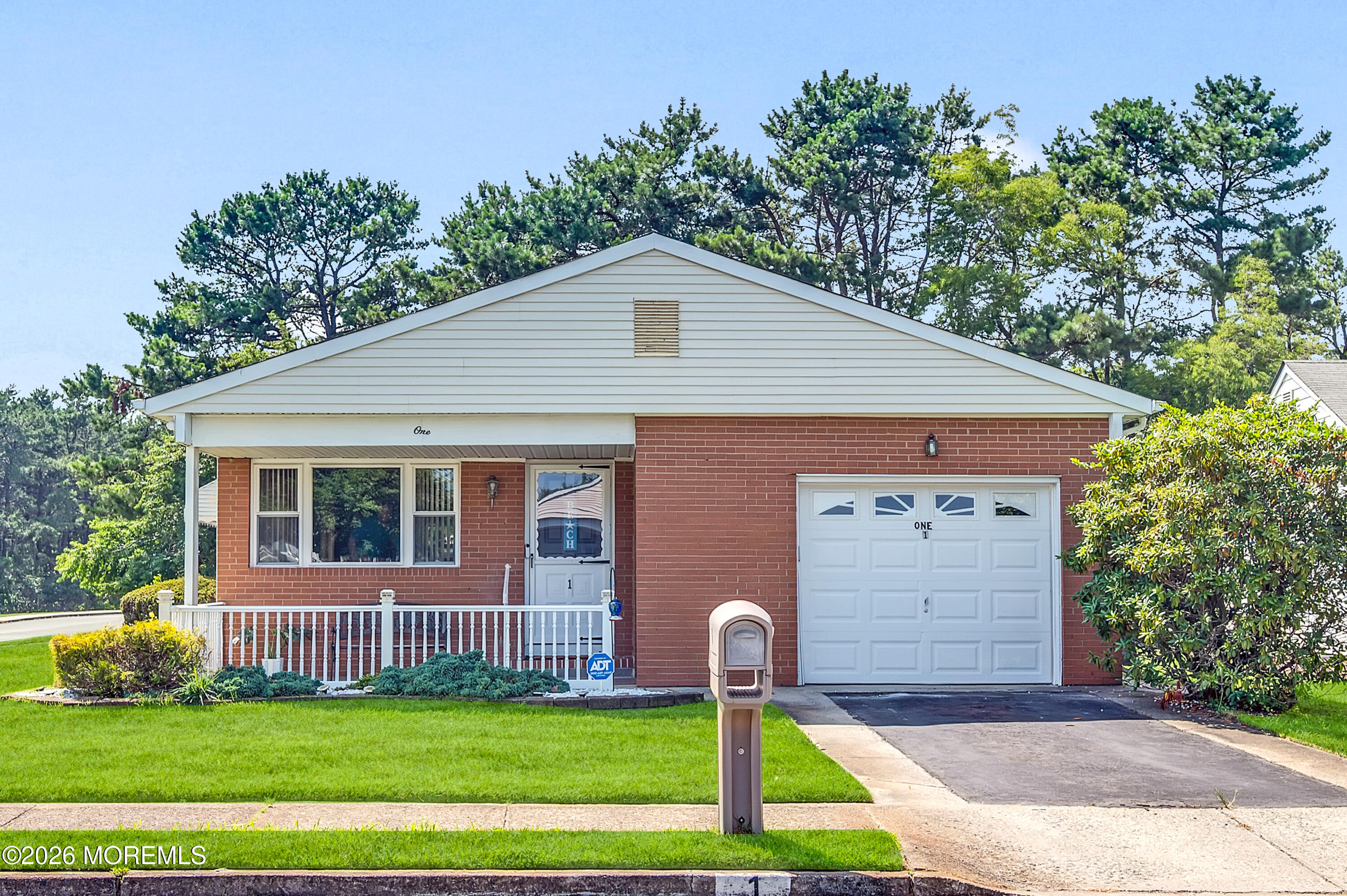 1 Selkirk Avenue