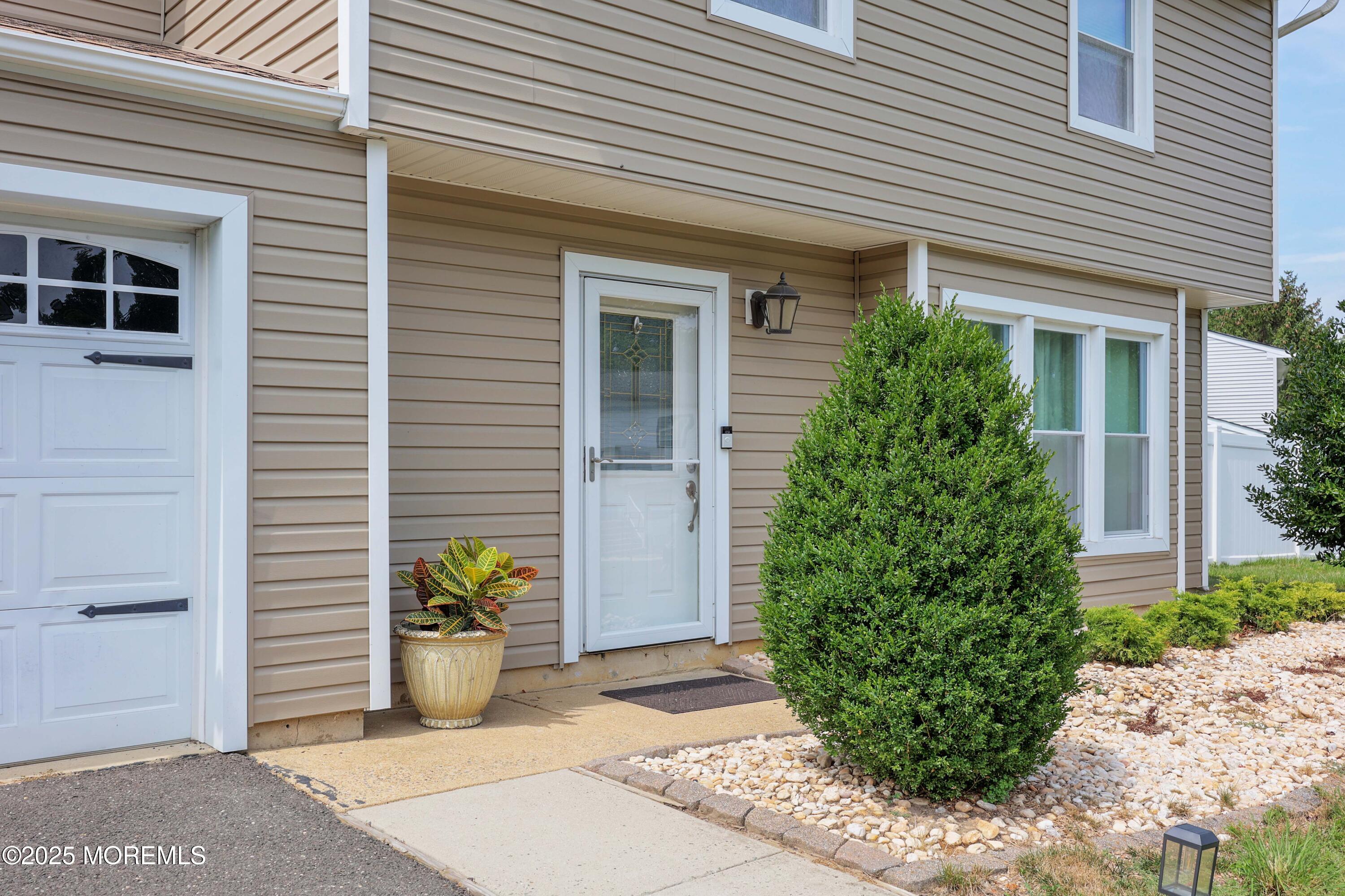 4 Meadow Court