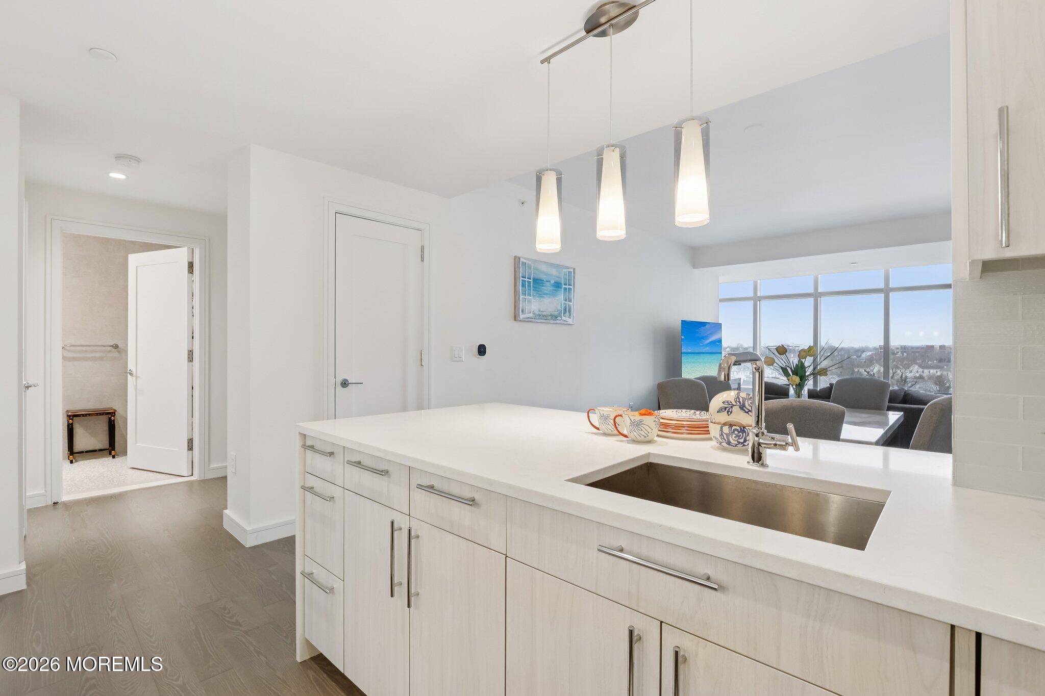 15 Morris Avenue 525