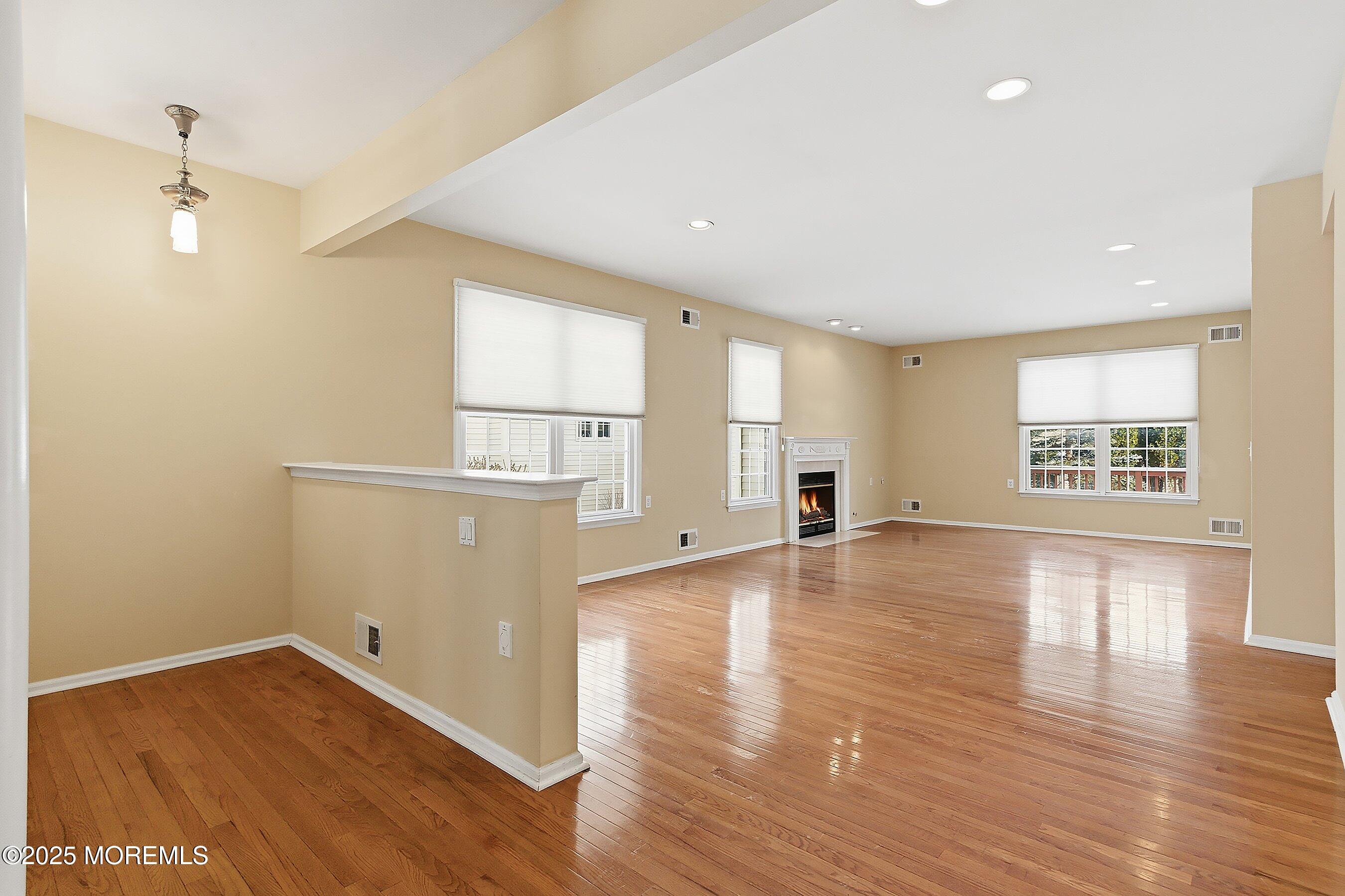 68 Rolling Meadows Boulevard S