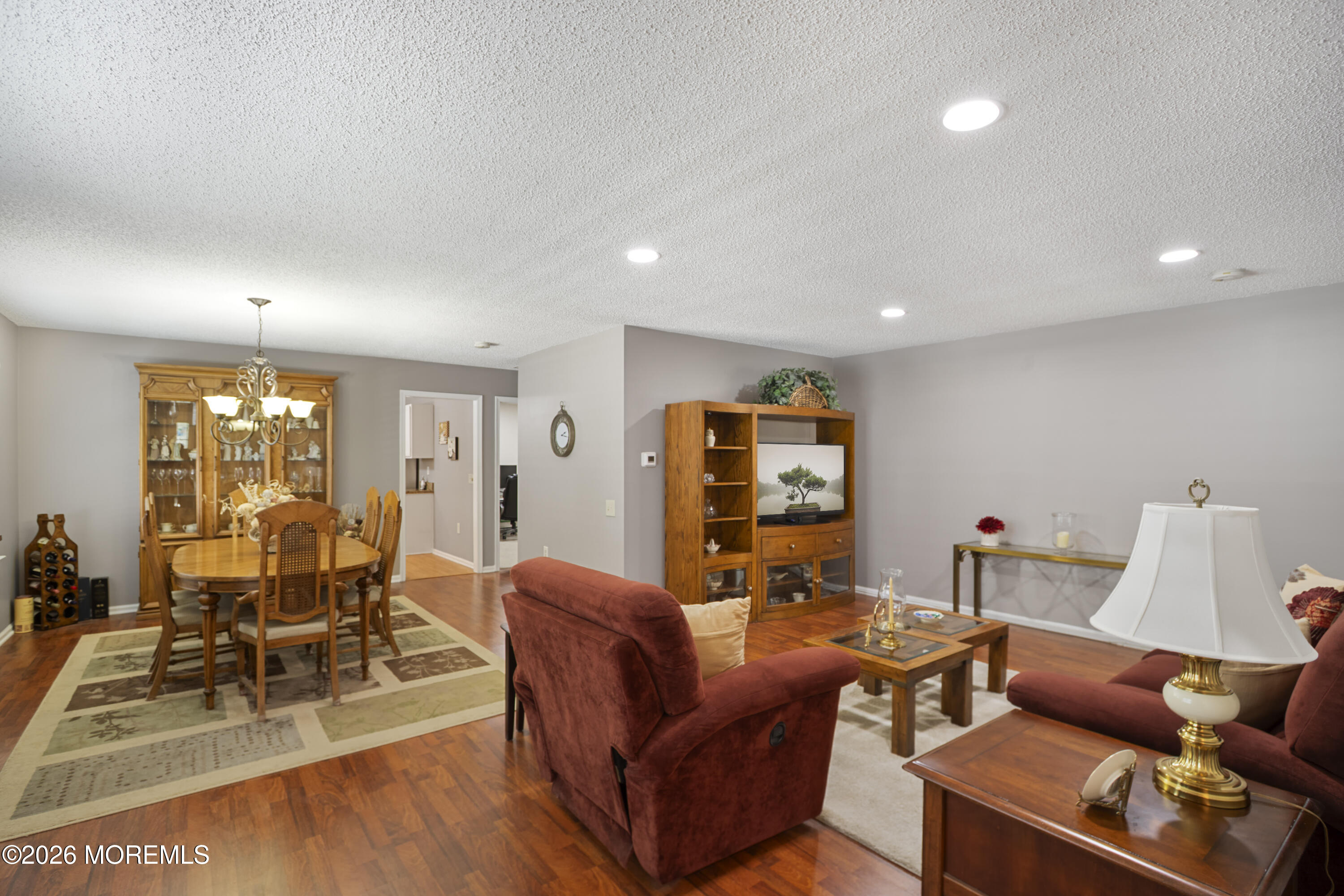 212 N Pondview Boulevard 212