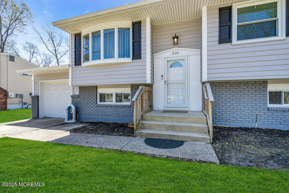 210 Montana Trail, Browns Mills, New Jersey image 1