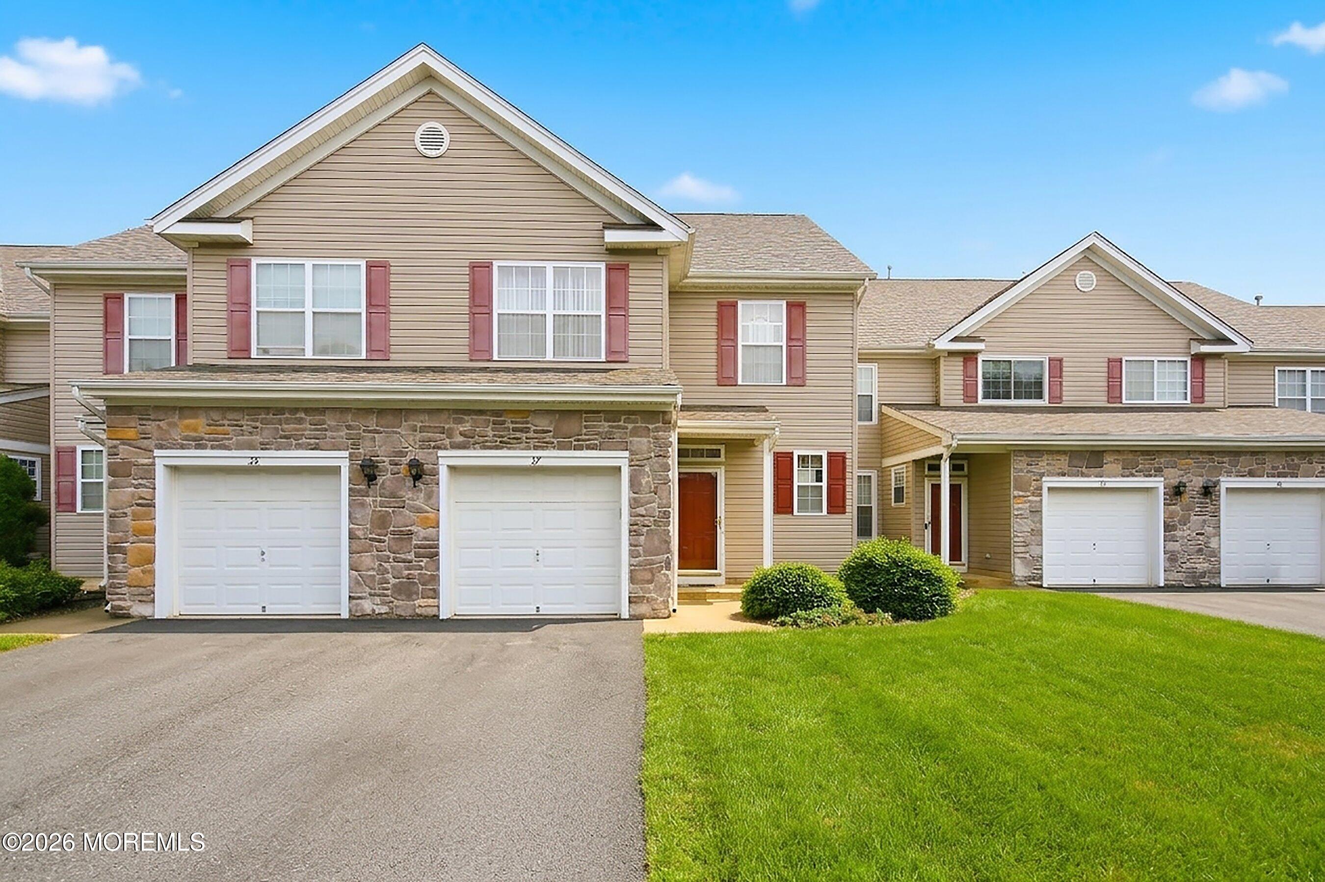 37 Manhattan Drive