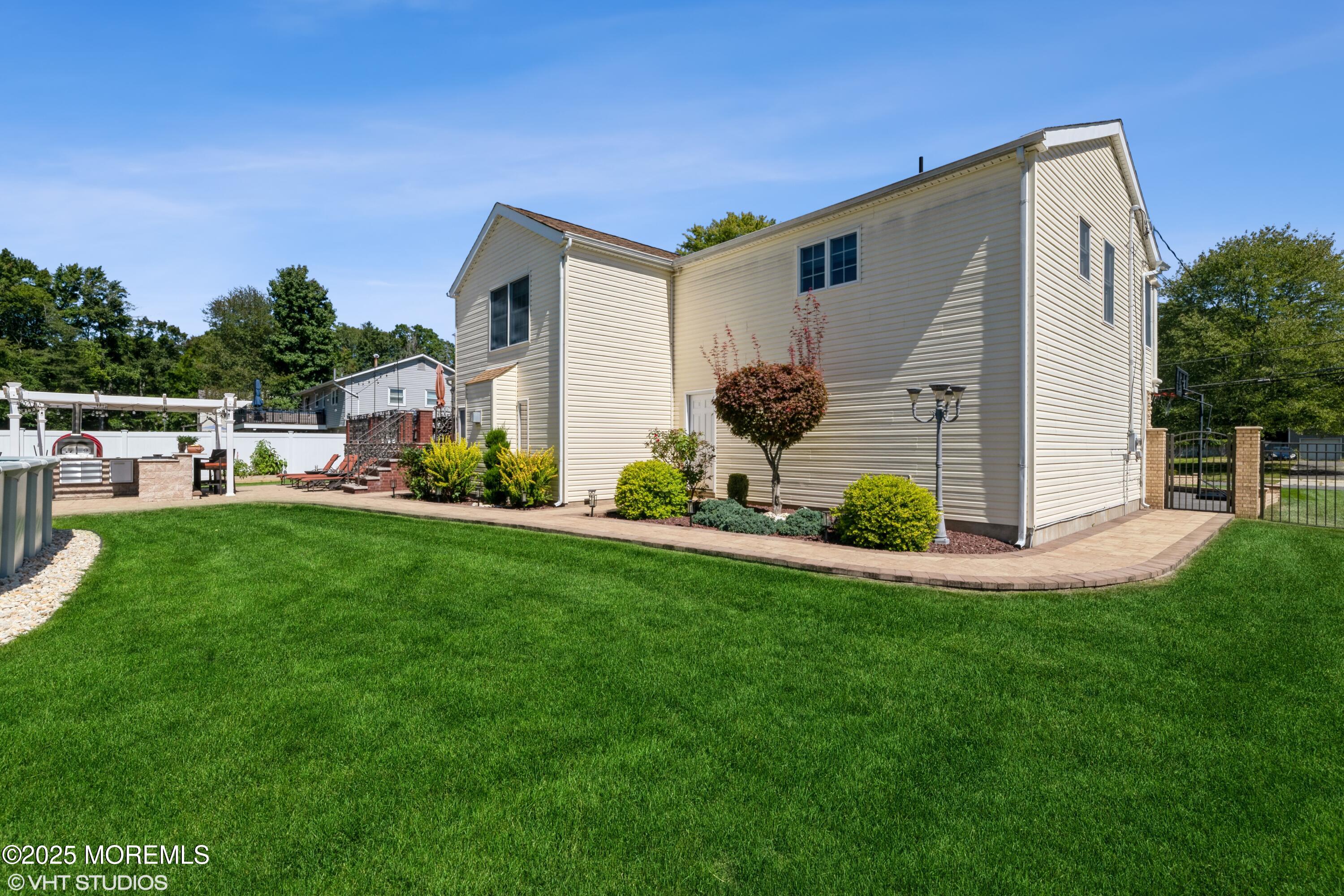 35 Winthrop Drive, Manalapan, New Jersey image 27