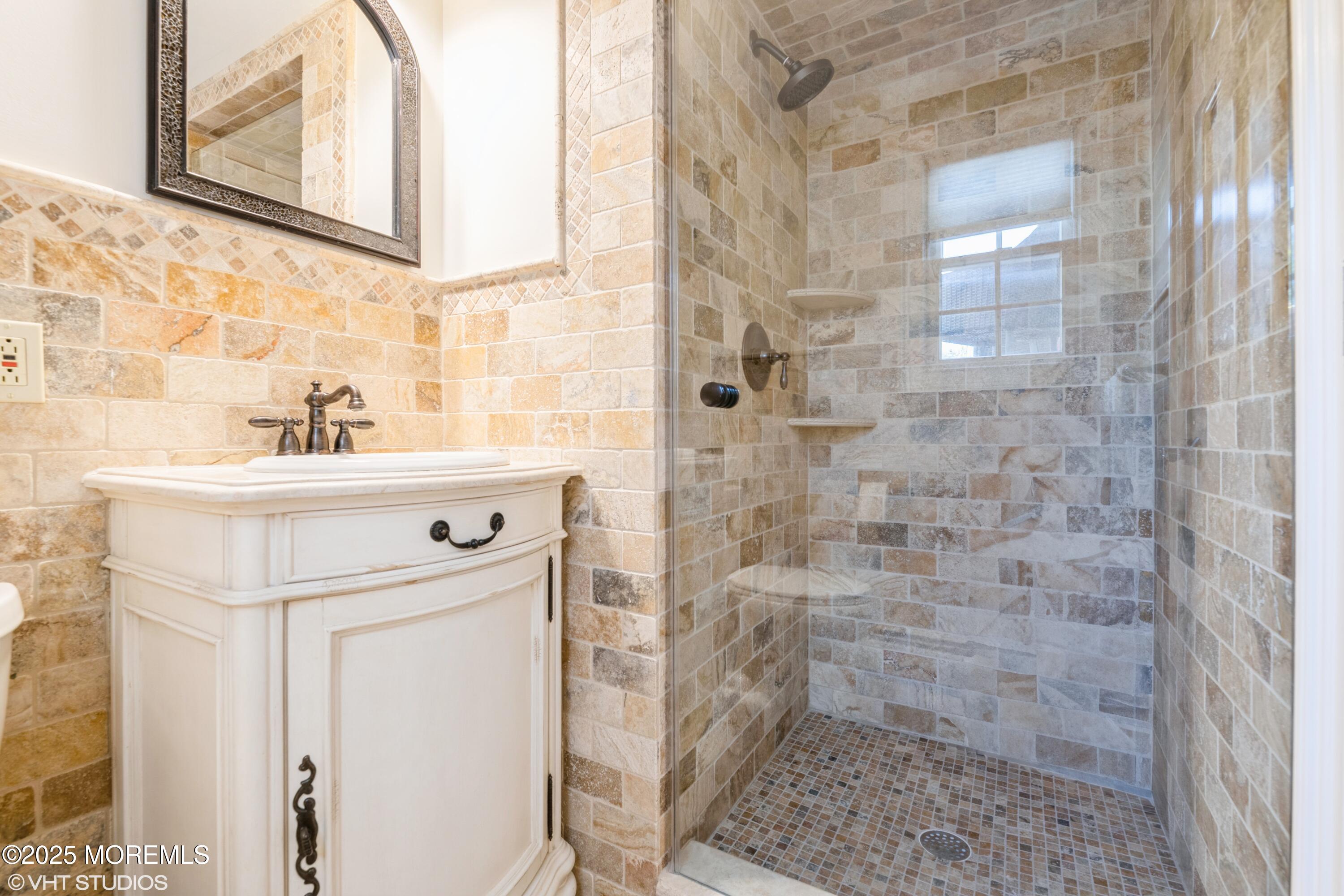 35 Winthrop Drive, Manalapan, New Jersey image 5