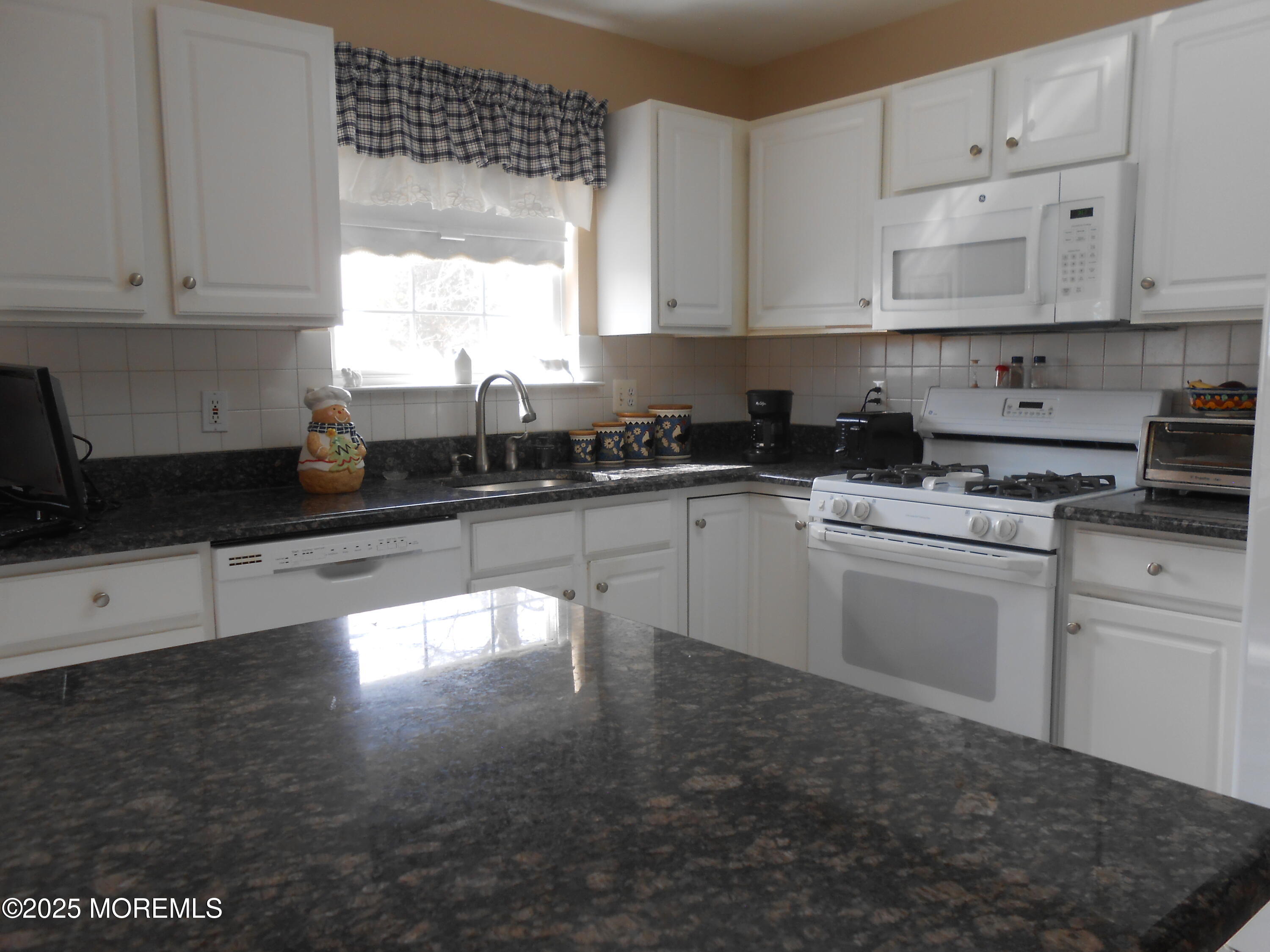 492 Coral Lane, Manahawkin, New Jersey image 9