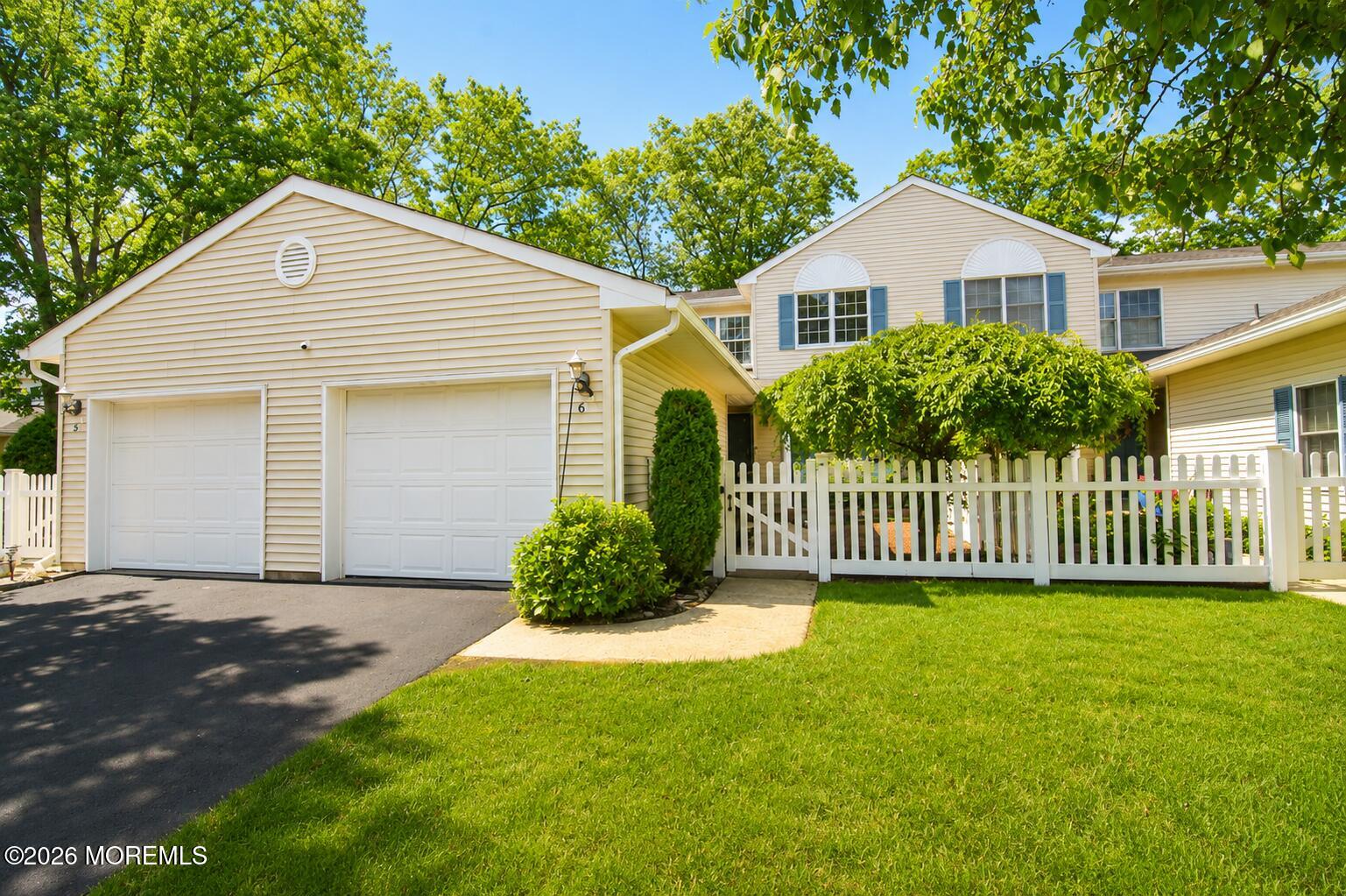 Photo 1 of 31 — 6 Cherrywood Circle, Brick, NJ 08724