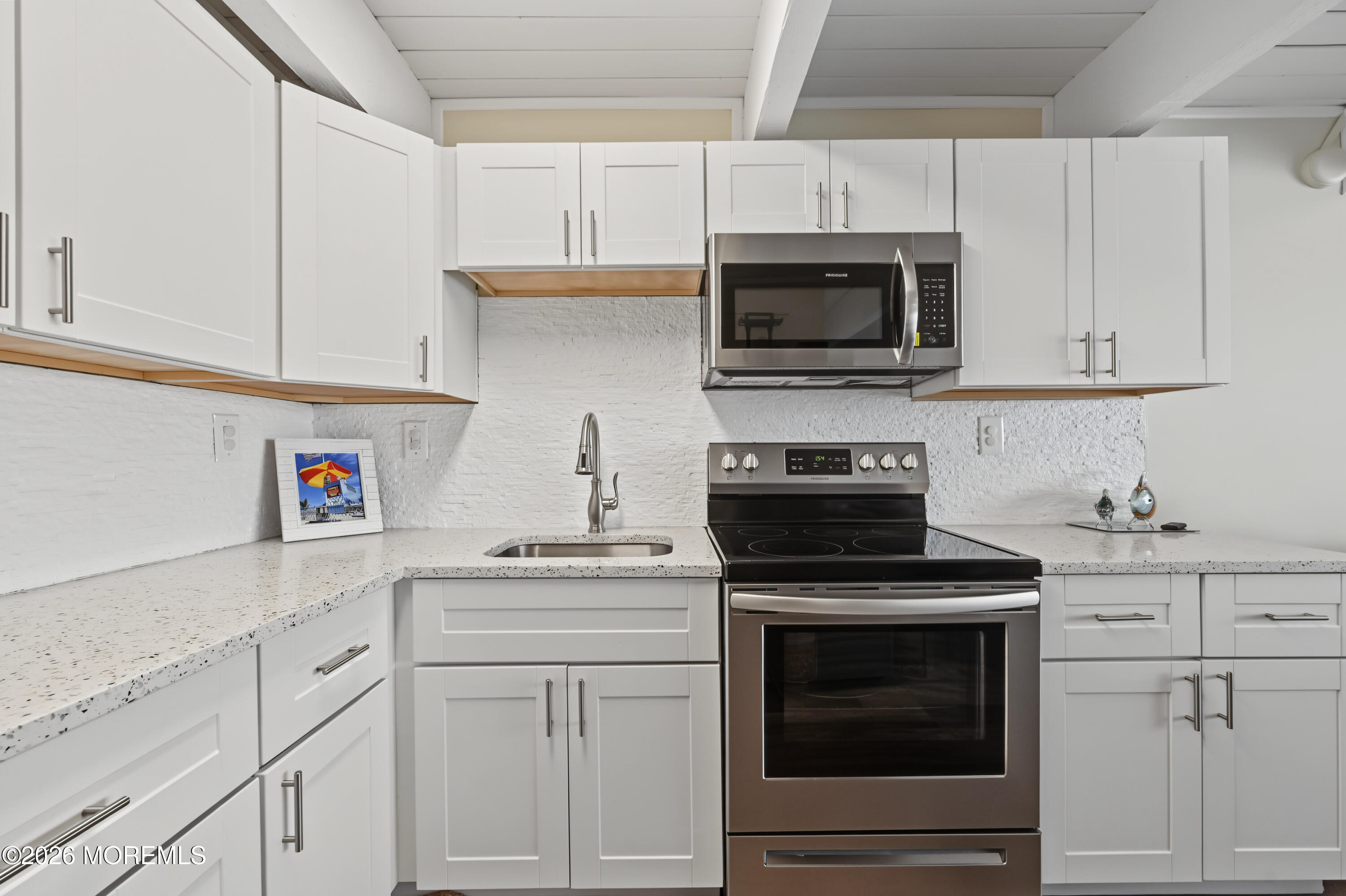 1810 Boulevard C12