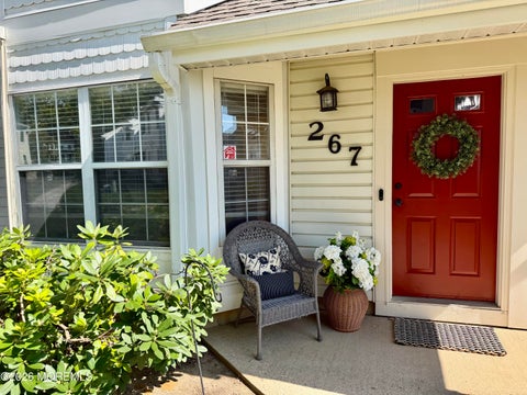 Condo For Sale - 267 Tulip Lane<br/> Monmouth County, Freehold, NJ 07728