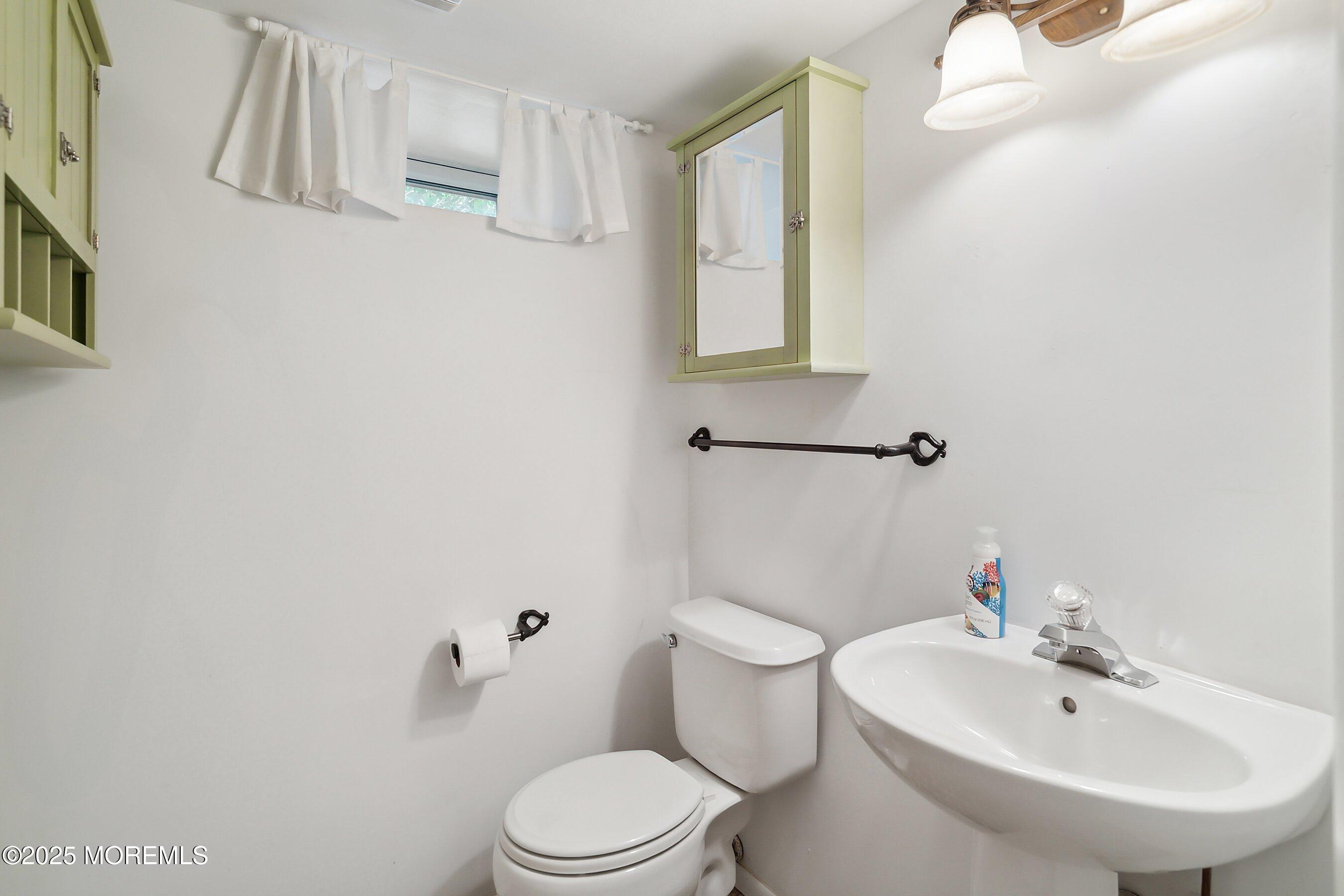 53 Birchwood Court, Tinton Falls, New Jersey image 37