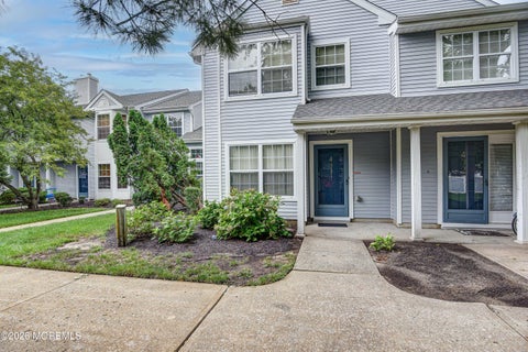Condo For Sale - 431 Hampton Court<br/> Monmouth County, Englishtown, NJ 07726