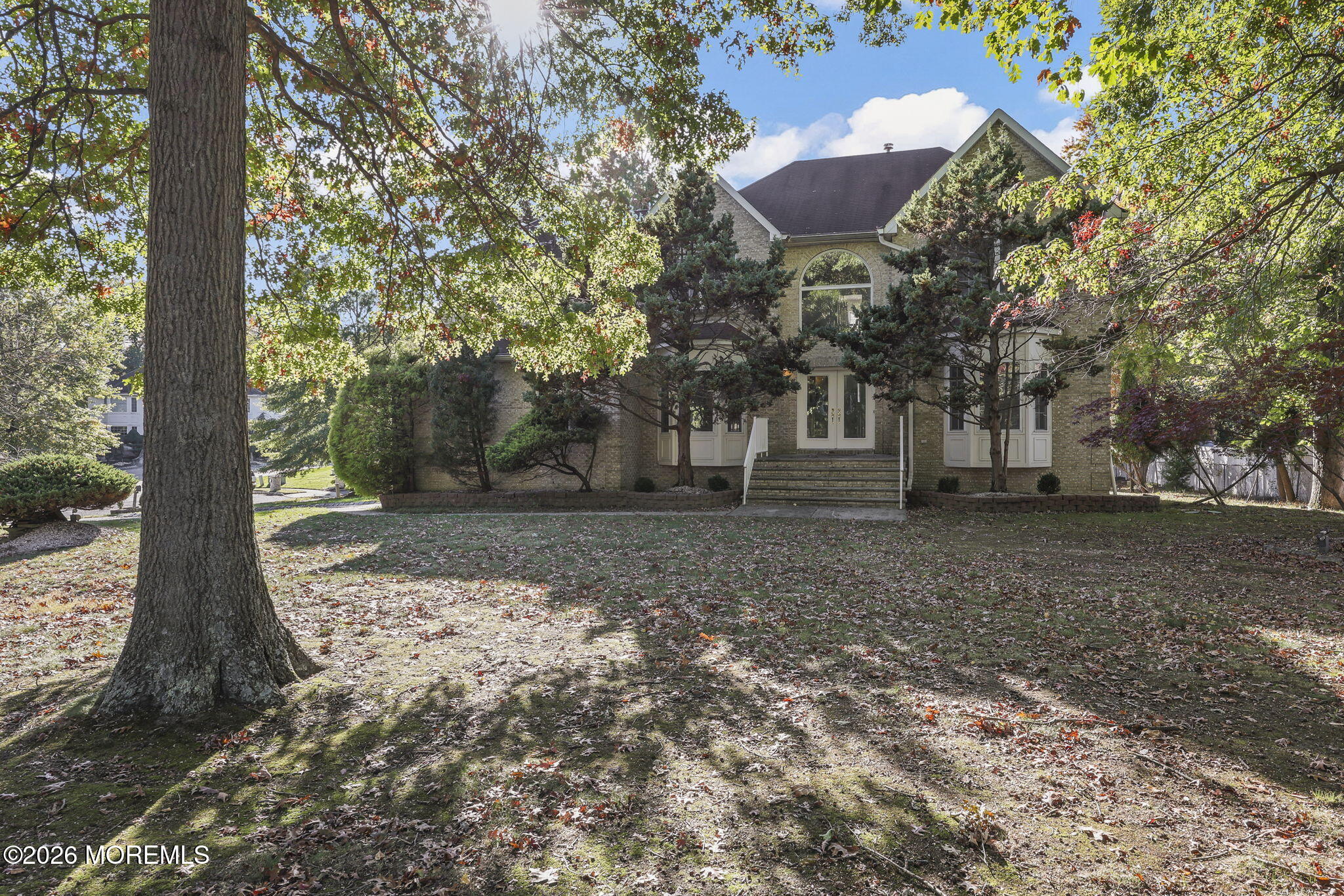 2 Gray Court