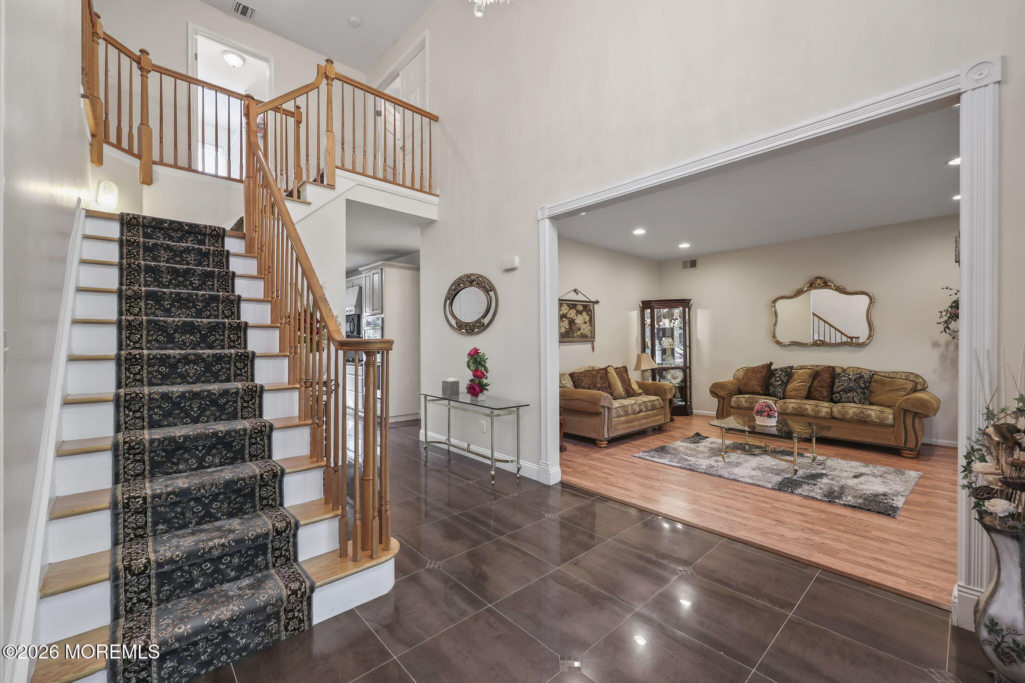 2 Gray Court