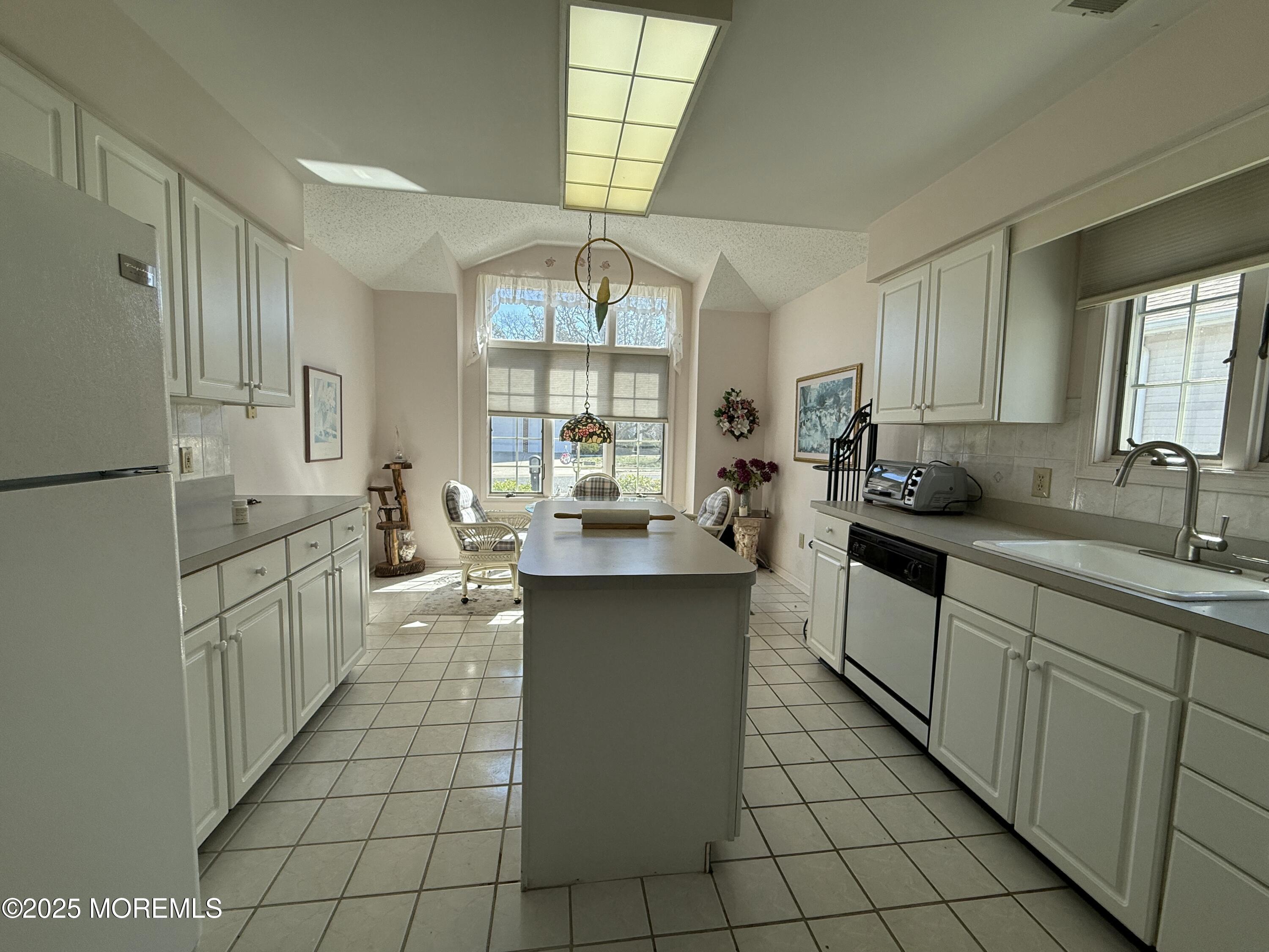 2270 S Chanticleer Court, Toms River, New Jersey image 2