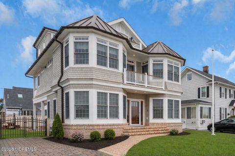 Photo of 304 Elizabeth Avenue, Point Pleasant Beach, NJ 08742 (MLS # 22611389)