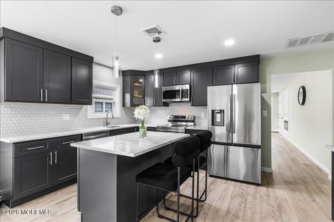 Condo For Sale - 135 Biabou Drive<br/> Toms River, NJ 08757