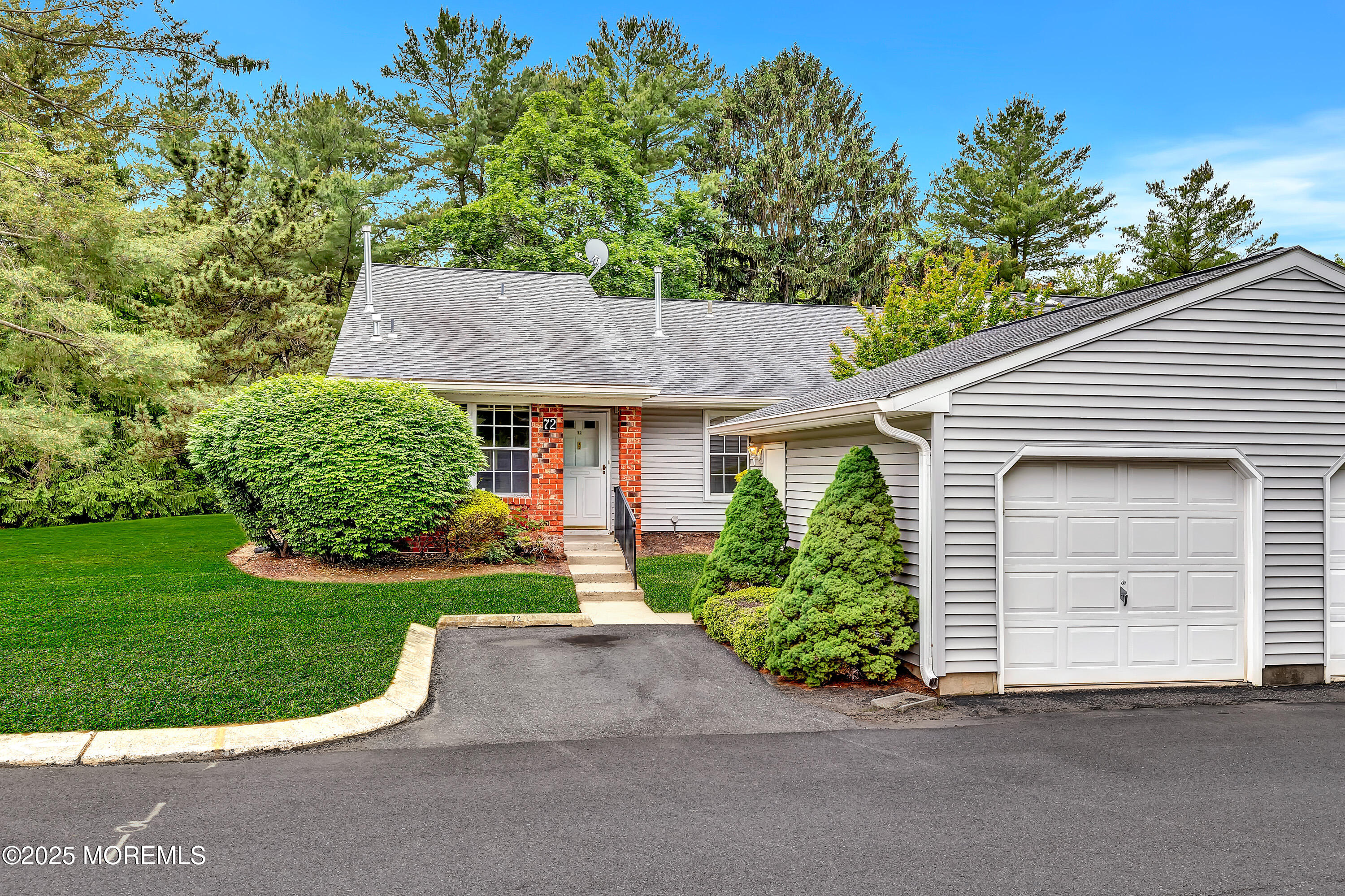 72 Boxwood Terrace, Red Bank, New Jersey image 2