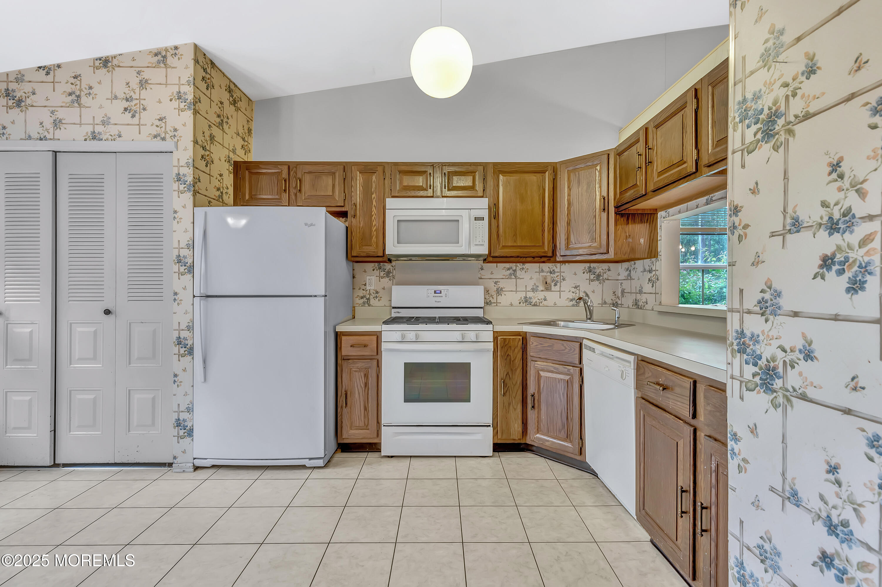 72 Boxwood Terrace, Red Bank, New Jersey image 10