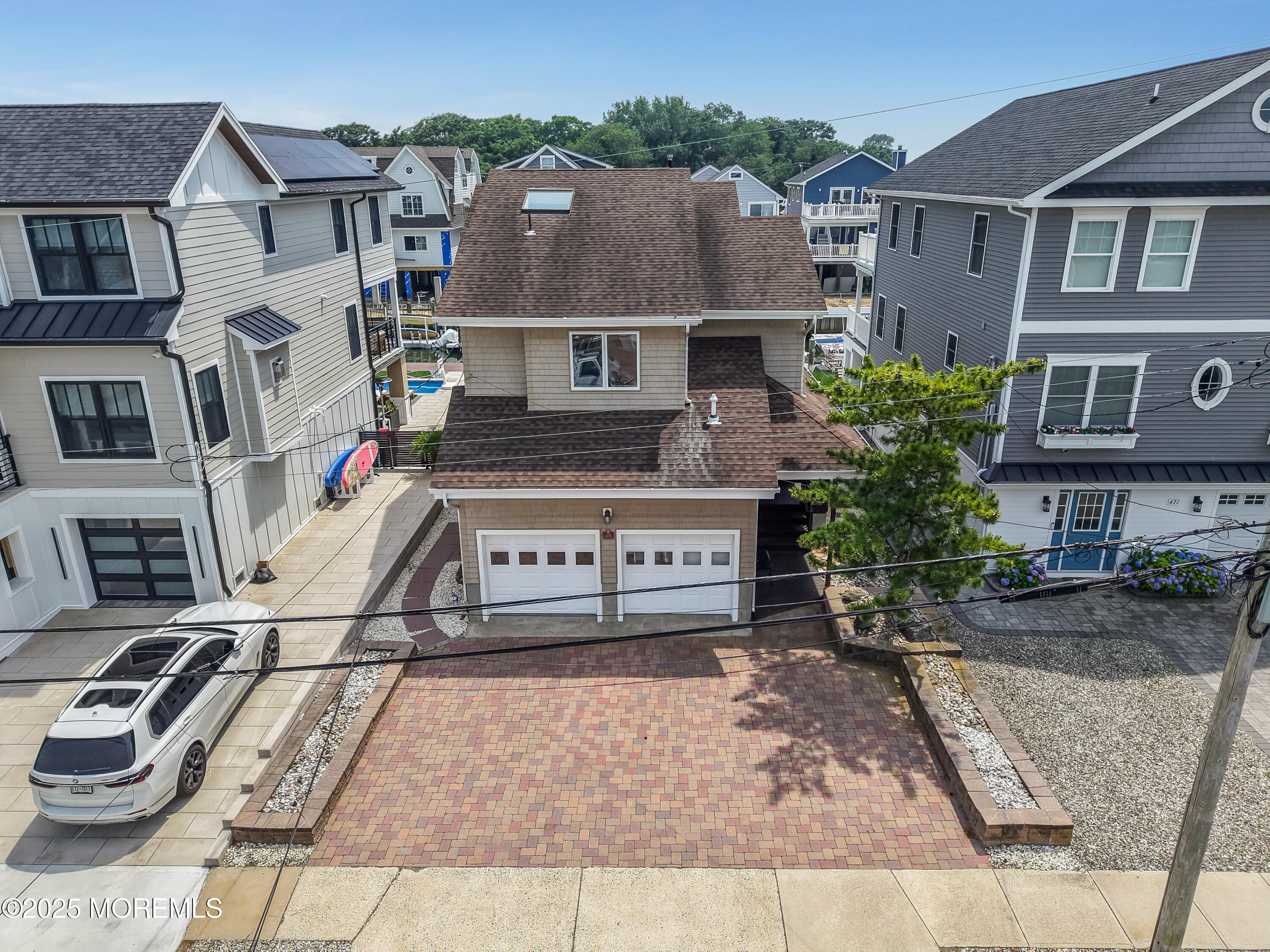 475 Long Avenue