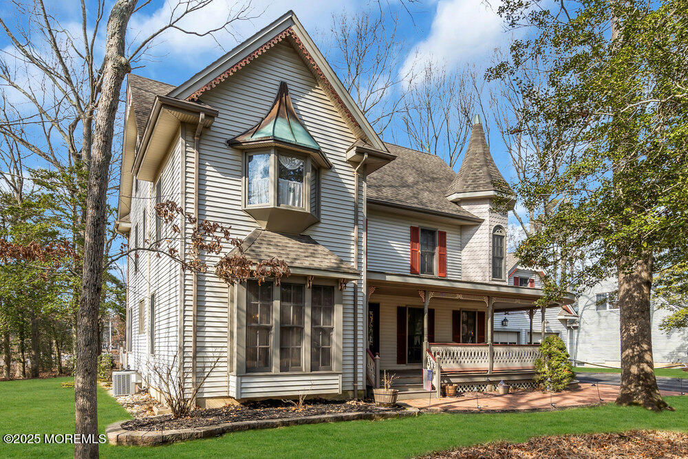 16 Colton Court, Bayville, New Jersey image 2