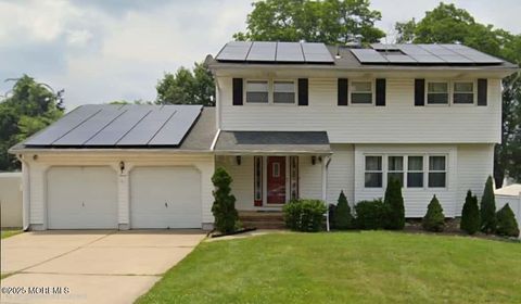 Photo of 7 Stradford Road, Parlin, NJ 08859 (MLS # 22534610)