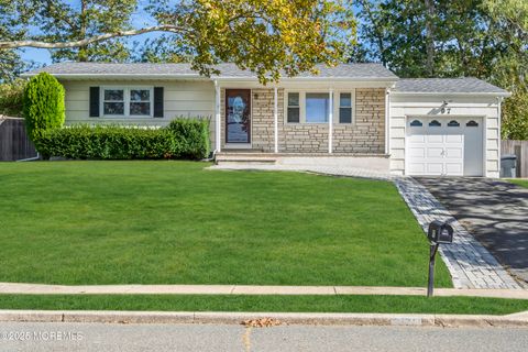 Photo of 97 Curtis Place, Toms River, NJ 08753 (MLS # 22531662)