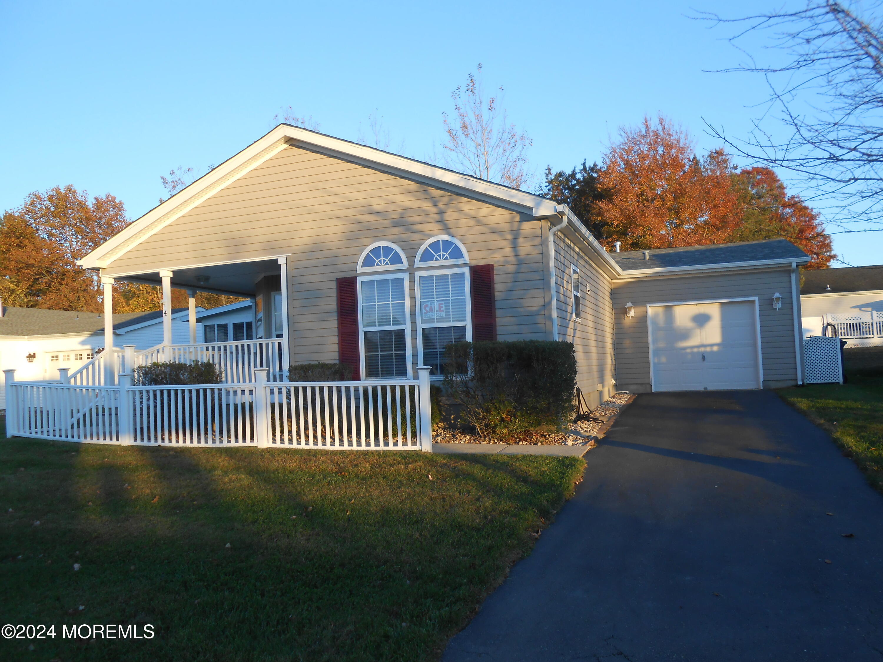 4 Fort Lee Drive, Manahawkin, New Jersey image 3