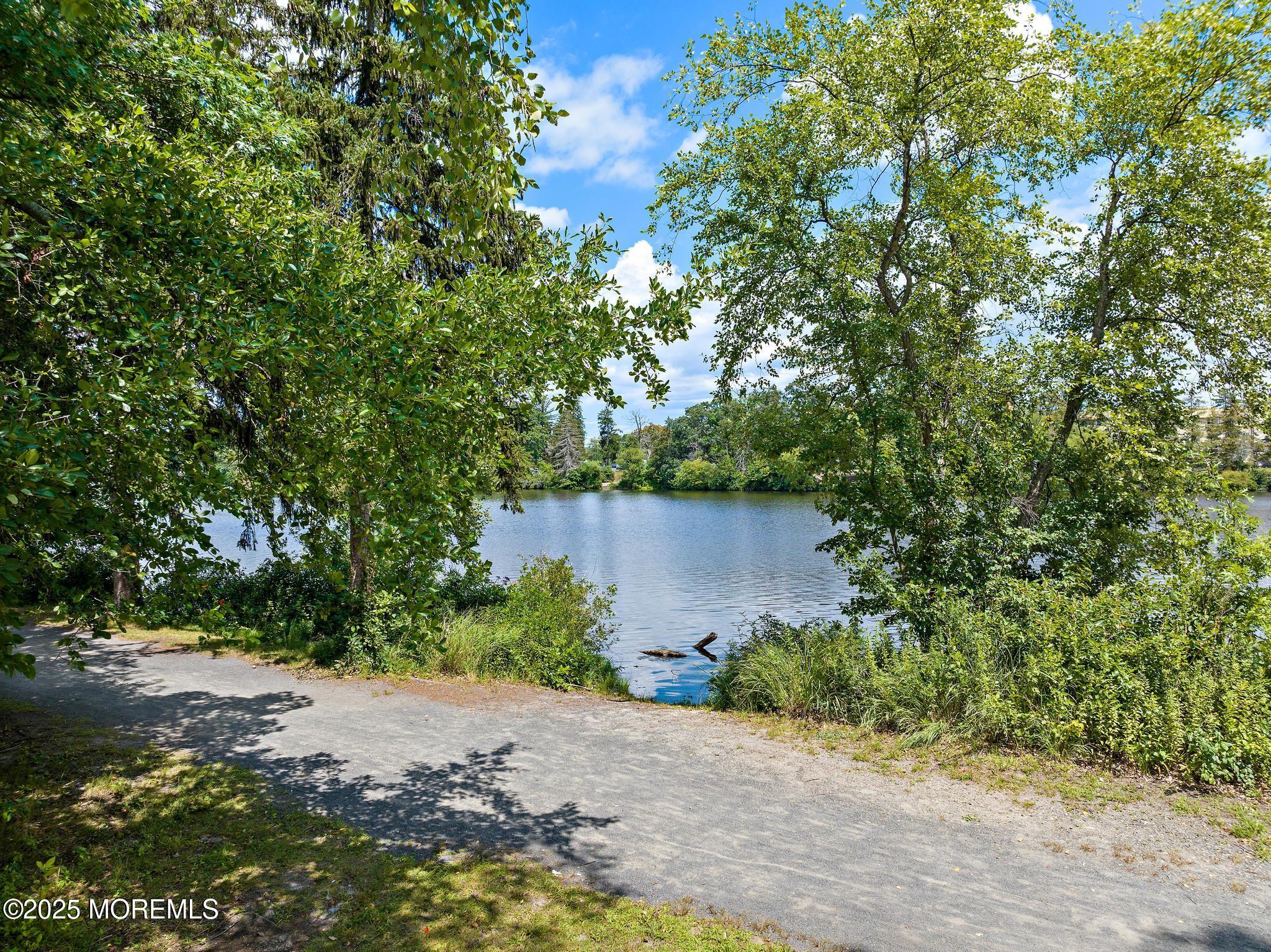 107 S Lake Drive, Lakewood, New Jersey image 28