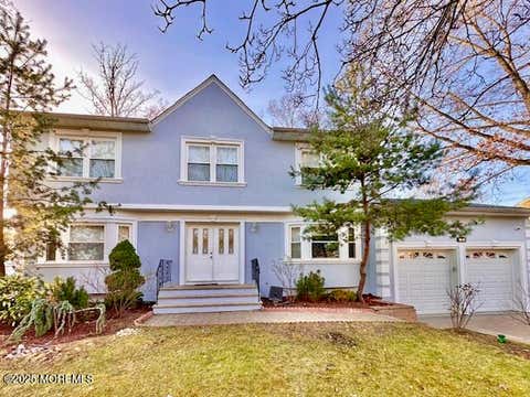 Homes For Sale - 8 Constitution Court<br/> East Brunswick, NJ 08816