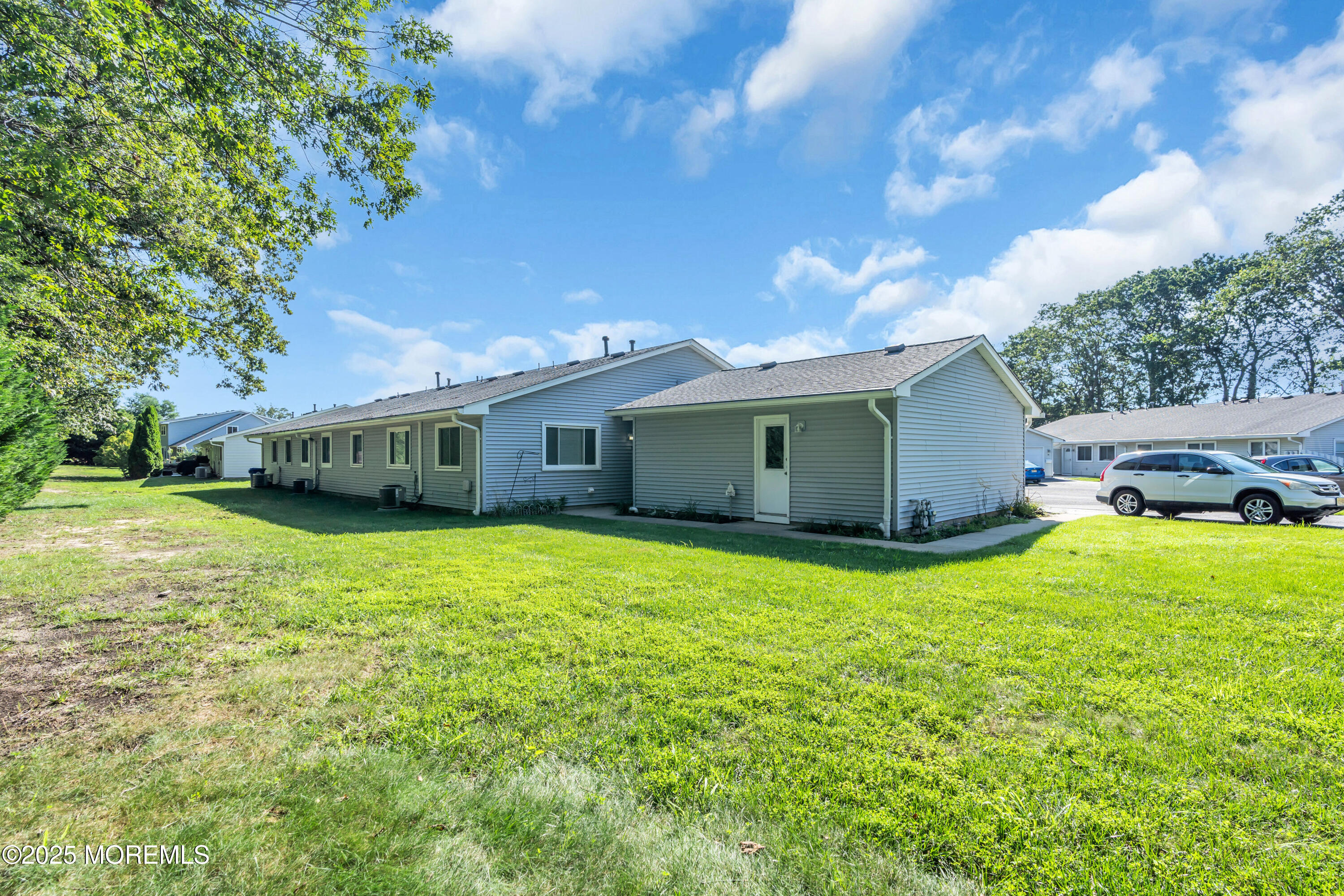8 Debbie Drive