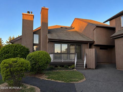 Condo For Sale - 28-34 Bloomingdale Drive<br/> Somerset County, Hillsborough, NJ 08844