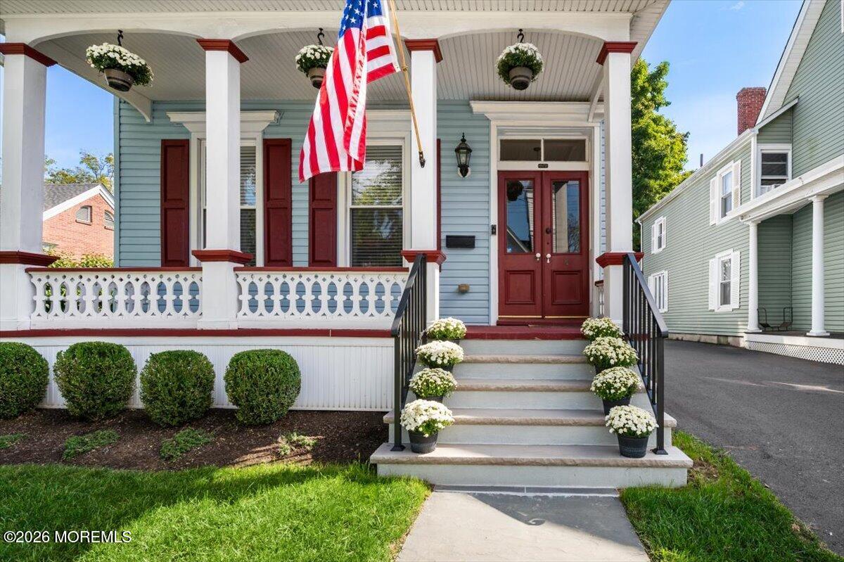 102 W Main Street