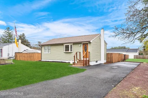 MLS: 22510267
