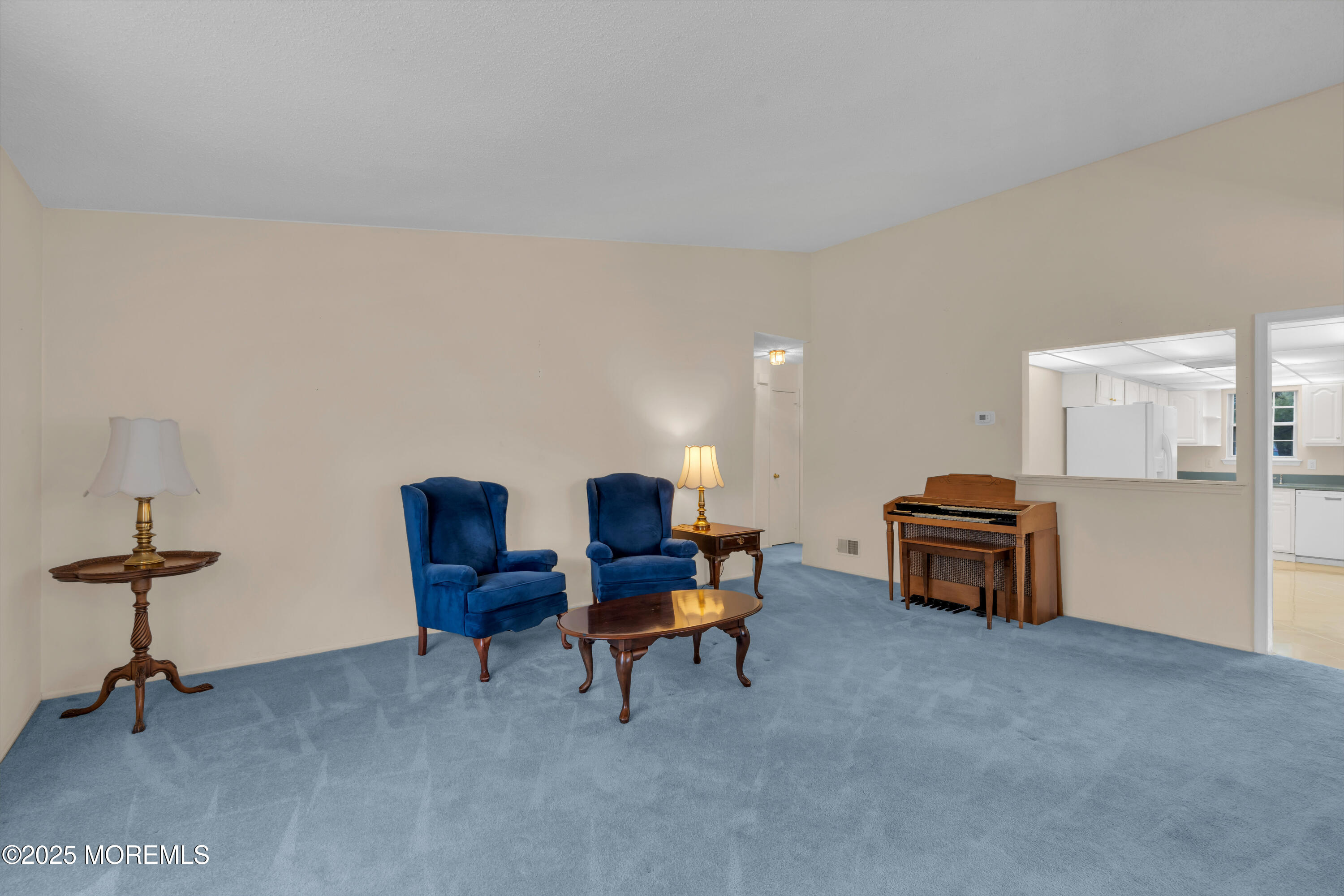 46 Edgeware Close #1000, Freehold, New Jersey image 5