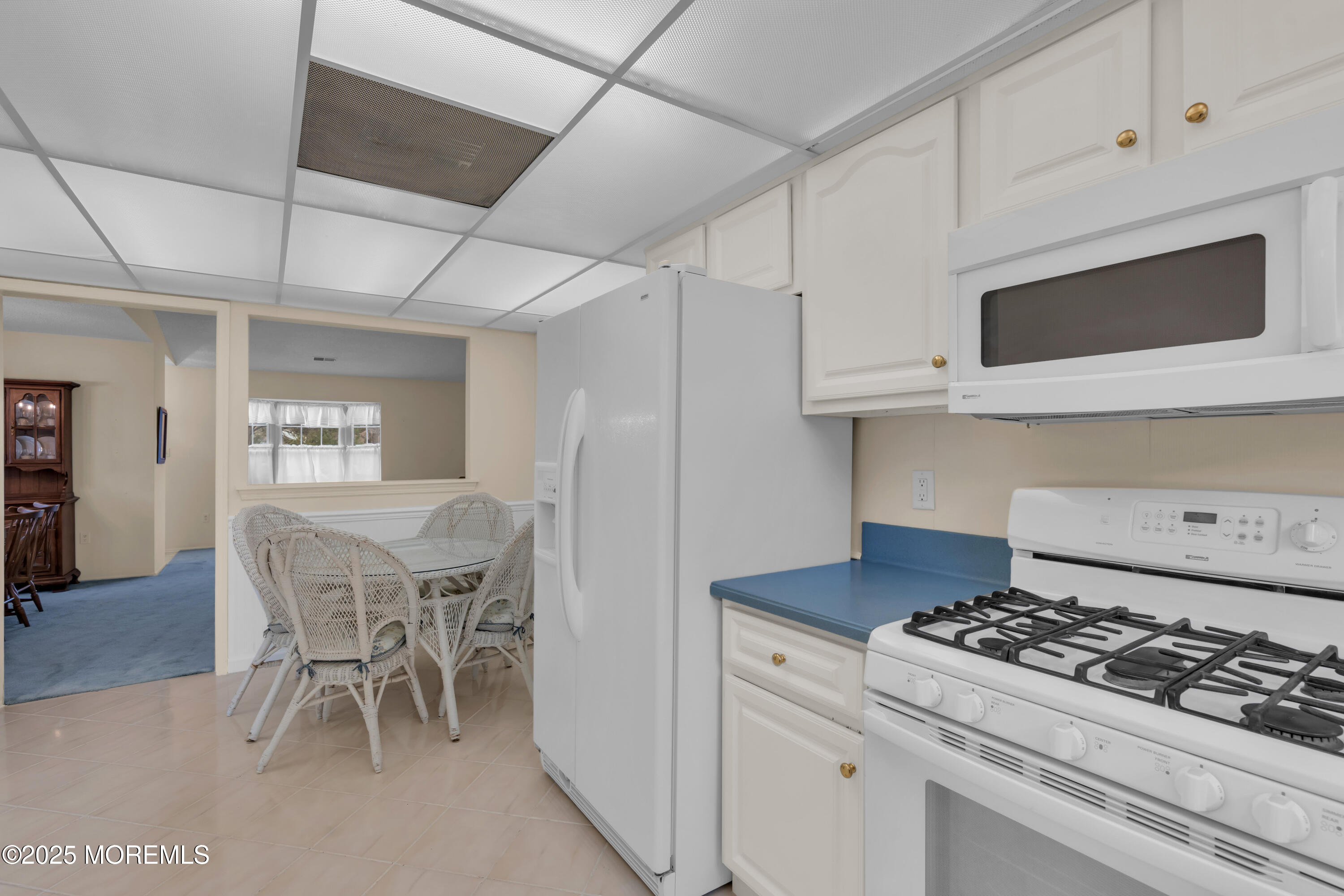 46 Edgeware Close #1000, Freehold, New Jersey image 11