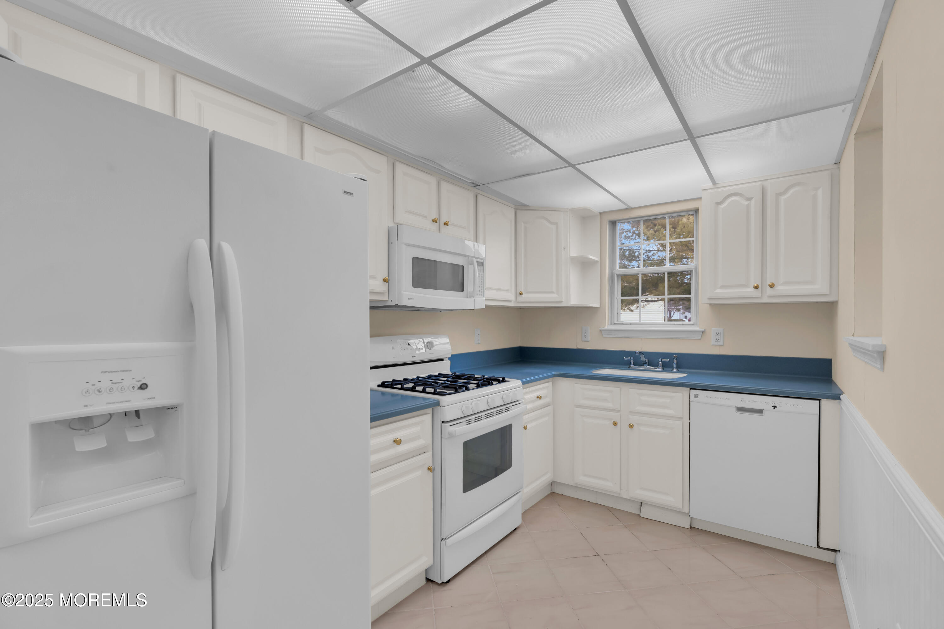 46 Edgeware Close #1000, Freehold, New Jersey image 10
