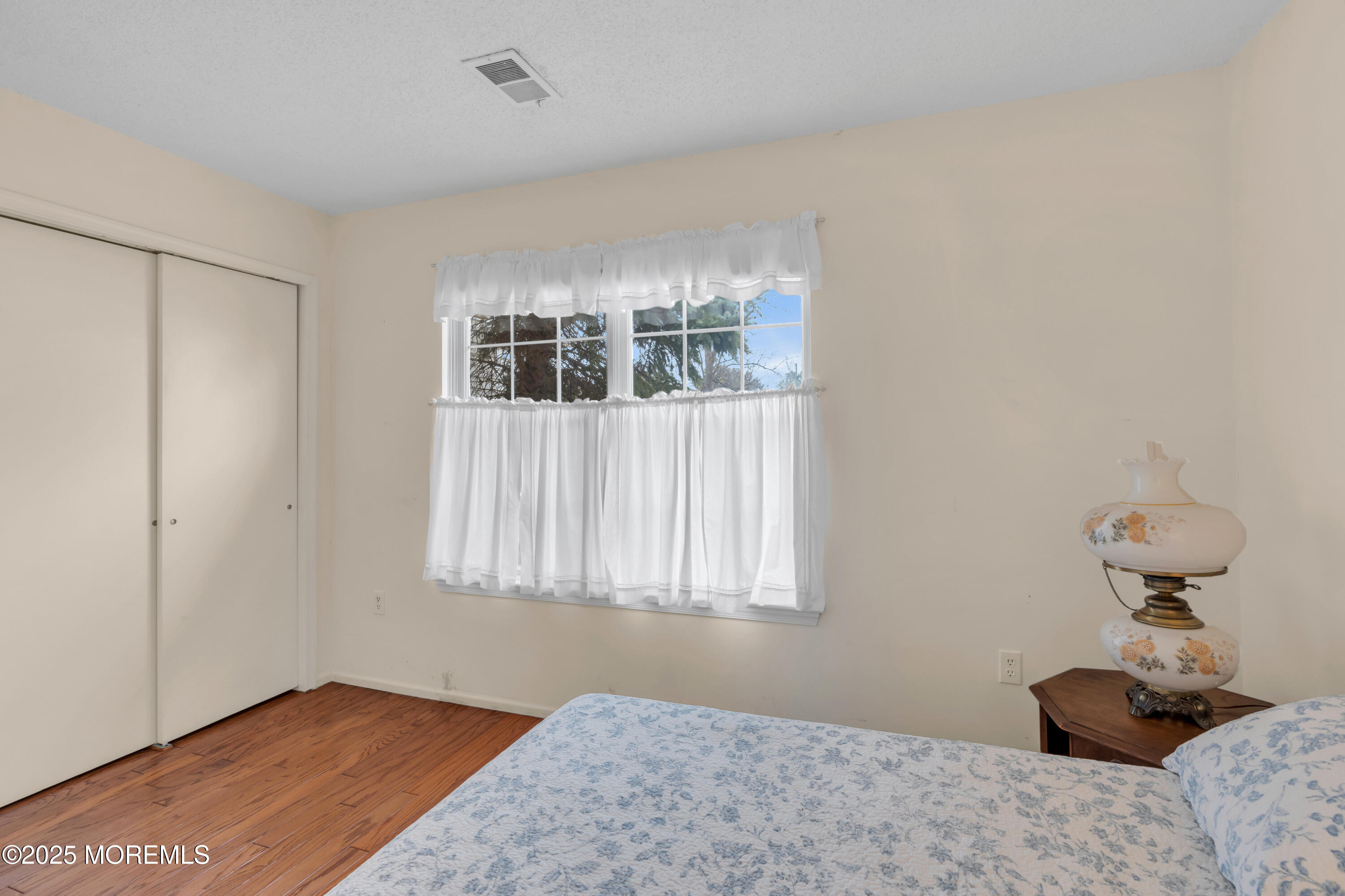 46 Edgeware Close #1000, Freehold, New Jersey image 15