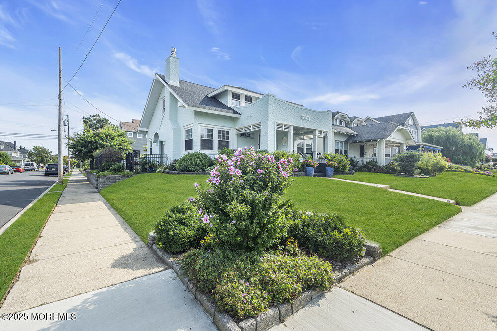 218 4th Avenue